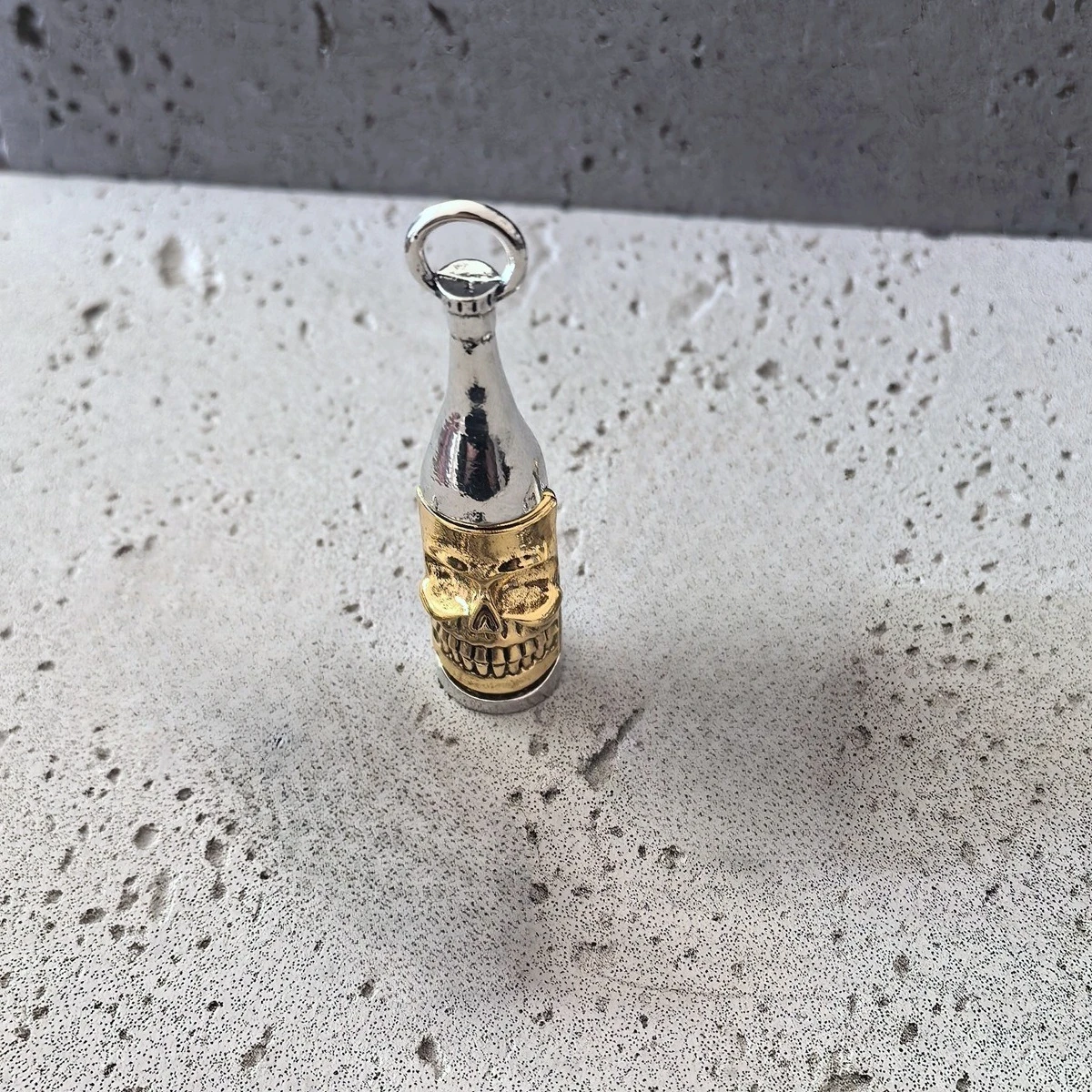Legierung Hai Flasche Auto Schlüsselbund Tasche Zubehör Tasche Charme Schlüsselbund Mode Dekoration Tragbare Anhänger Element Halloween Anhänger