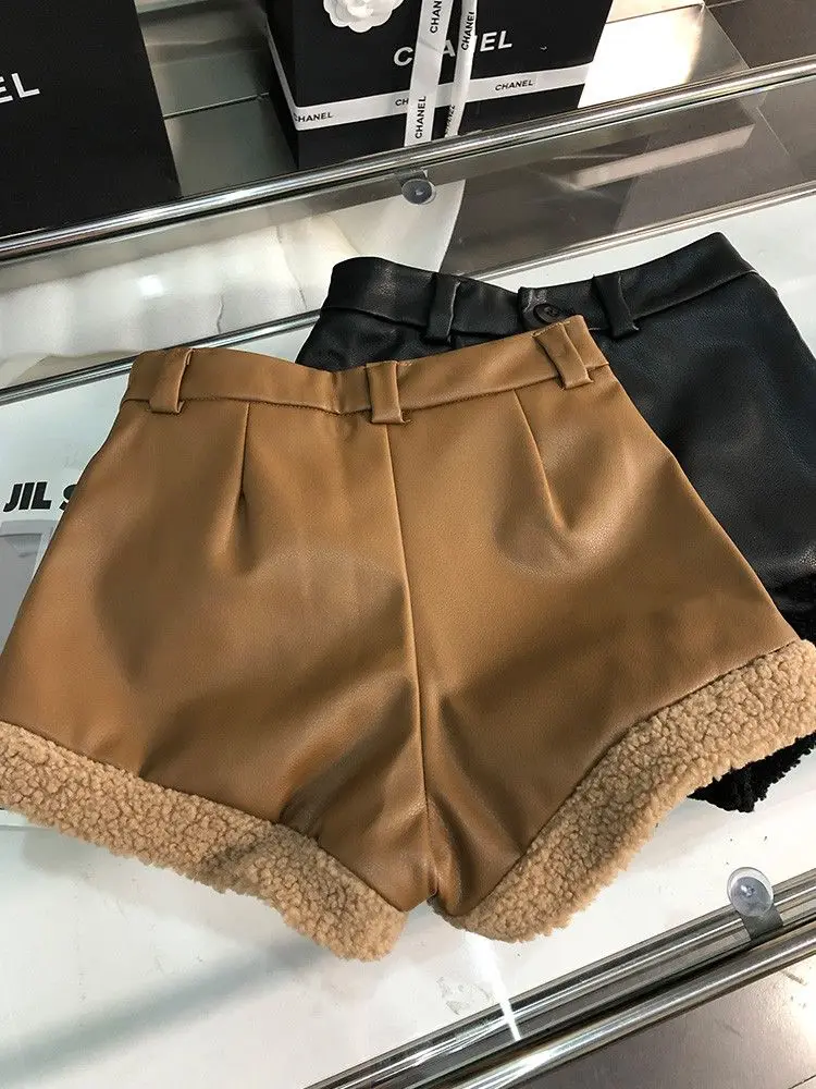 2023 Winter New Women Sexy High Waist PU Leather Combination Fur Design Slim Shorts