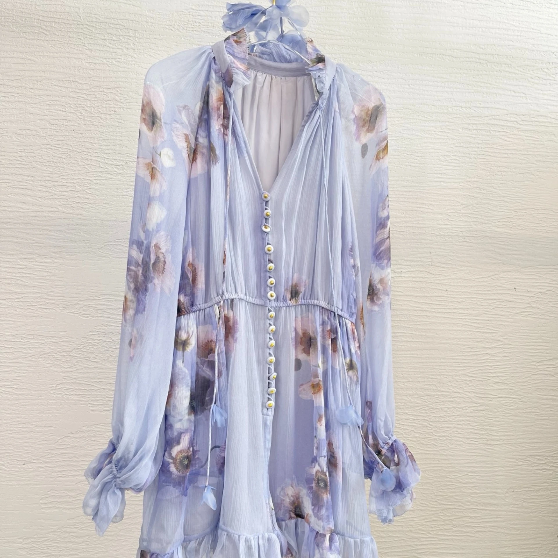 

Женский модный фиолетовый фиолетовый мини-комбинезон с цветочным принтом и длинными рукавами и оборками, новый дизайн 2025 г.