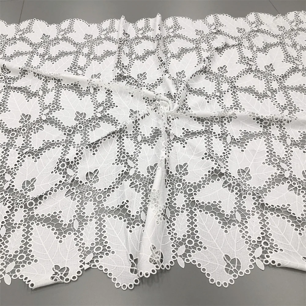 Afrikanischer Spitzenstoff 2026 Hochwertige Spitze Wasserlöslich Bestickt Modisch Weich Weiß/Schwarz Spitzenstoff 5 Yards – Detail 10