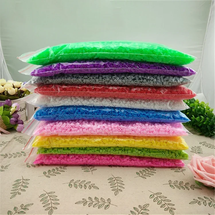 Fai da te in plastica 5mm Perler Hama Perline Fusibile Perline Giocattoli Materiale ecologico Pegboard Ferro Pixel Puzzle Regalo di compleanno per le ragazze dei ragazzi