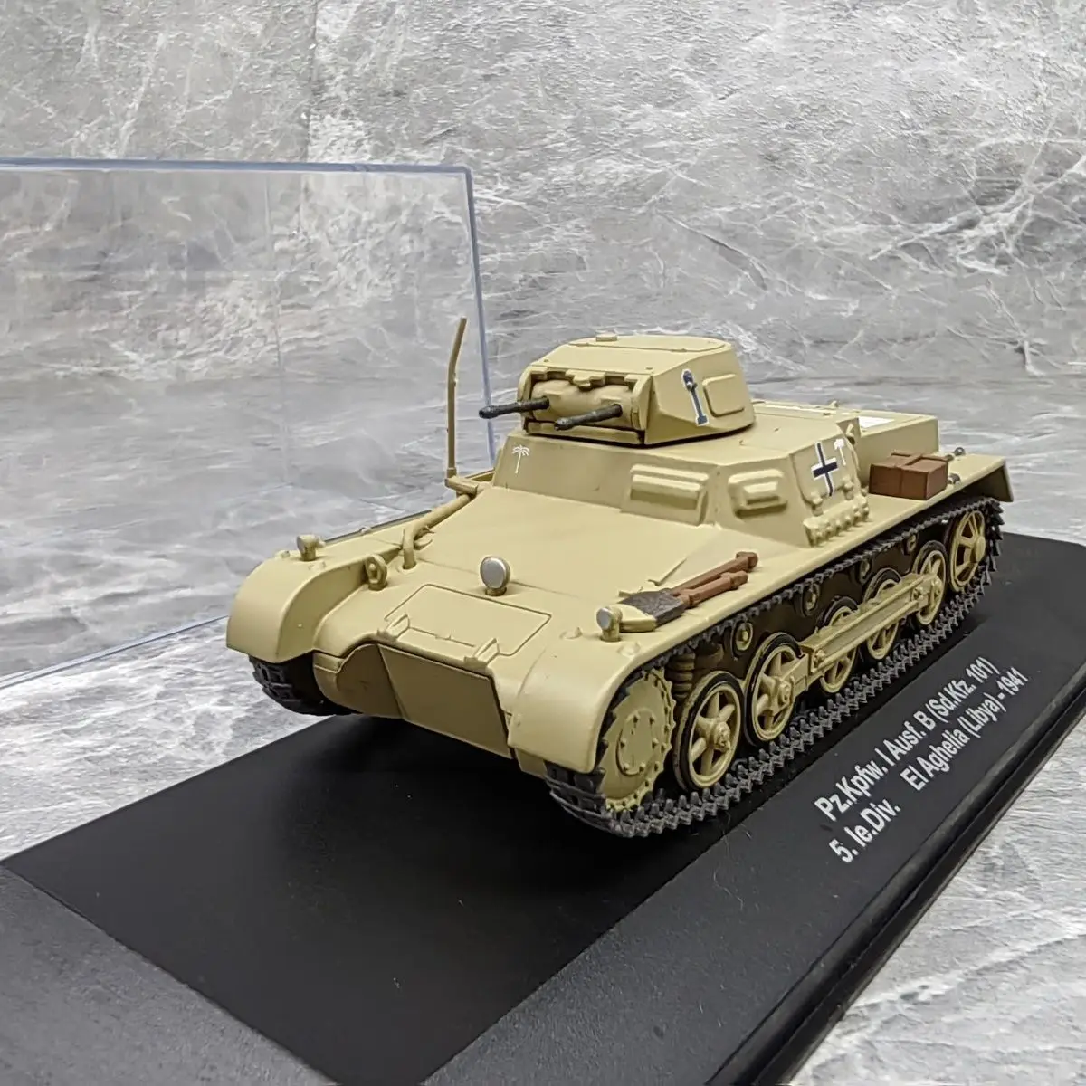 

Готовая модель танка 1/43 pz.kpfw.I AUSF. Модель-украшение Panzer 1 1941 года (сплав (основной корпус) + пластик)