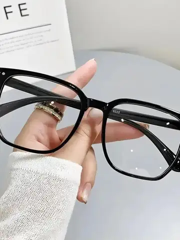 Round Eyewear Transparent Computer Glasses Frame Women Men Anti Blue Light Blocking Glasses Optical Spectacle Eyeglass