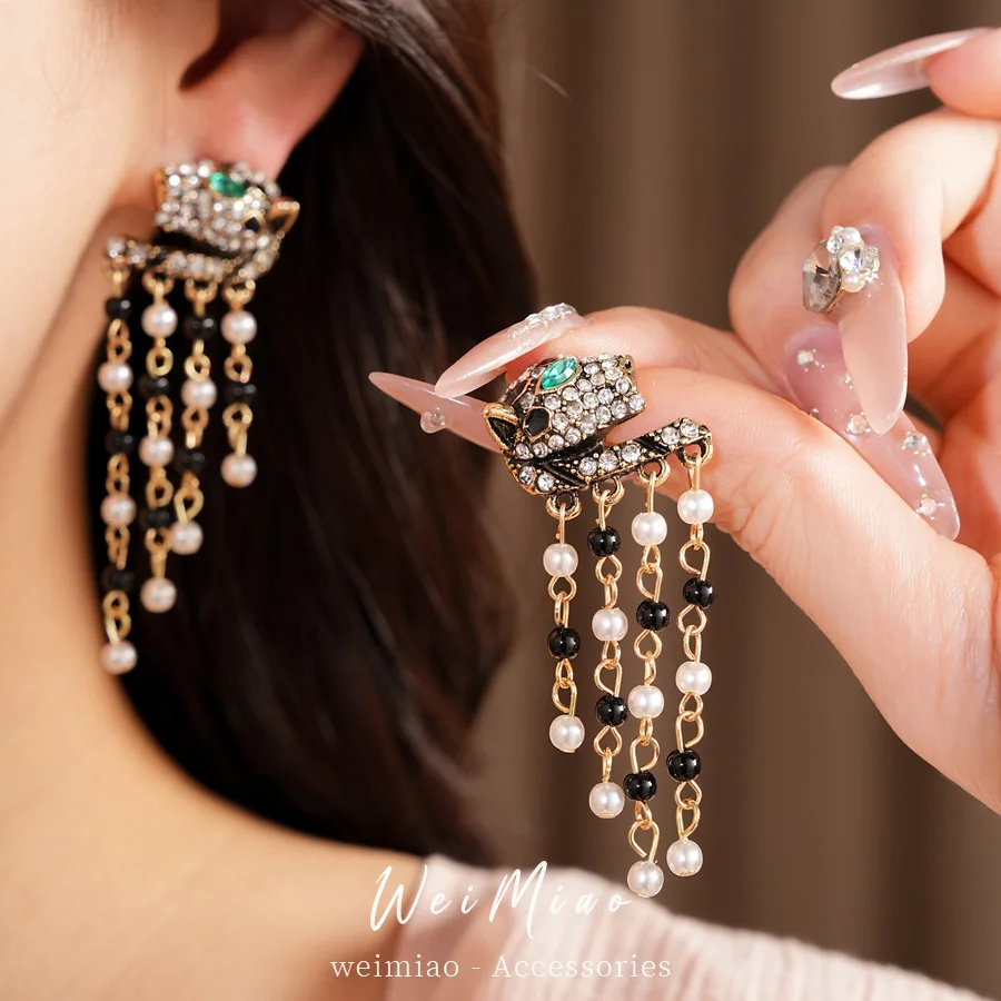Leopard Head Draping Tassel Earrings Vintage Sparkling Rhinestone Black White Bead Drop Jewelry Statement Party Accessories