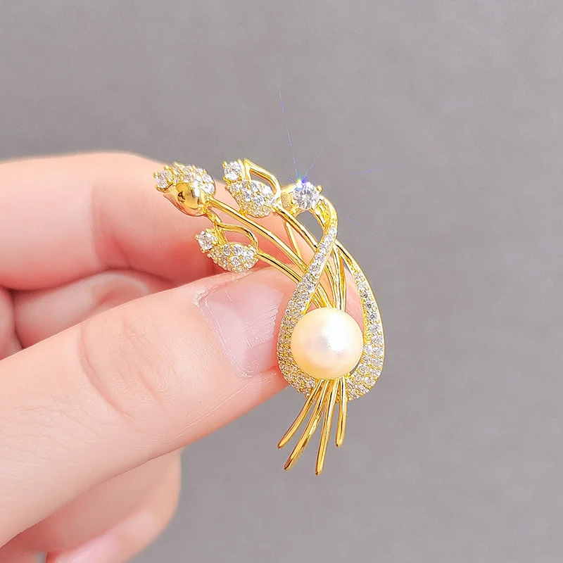 Elegant tulip high-grade exquisite Brooch 2021 new fashion design imitation pearl sweater pin accessories