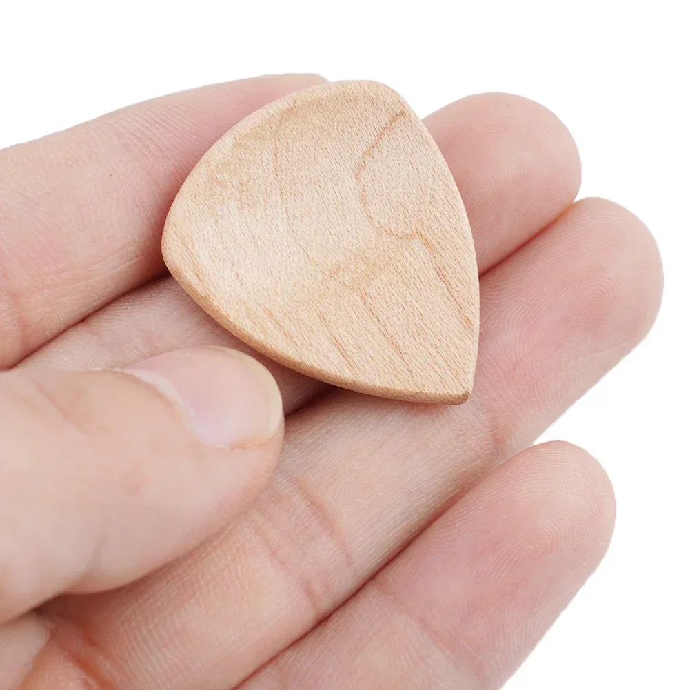 

Wood Guitar Pick Tones Acoustic Guitar Picks/Plectrums Rosewood Sandalwood Timber Hot Hot Sale Newest Protable Use