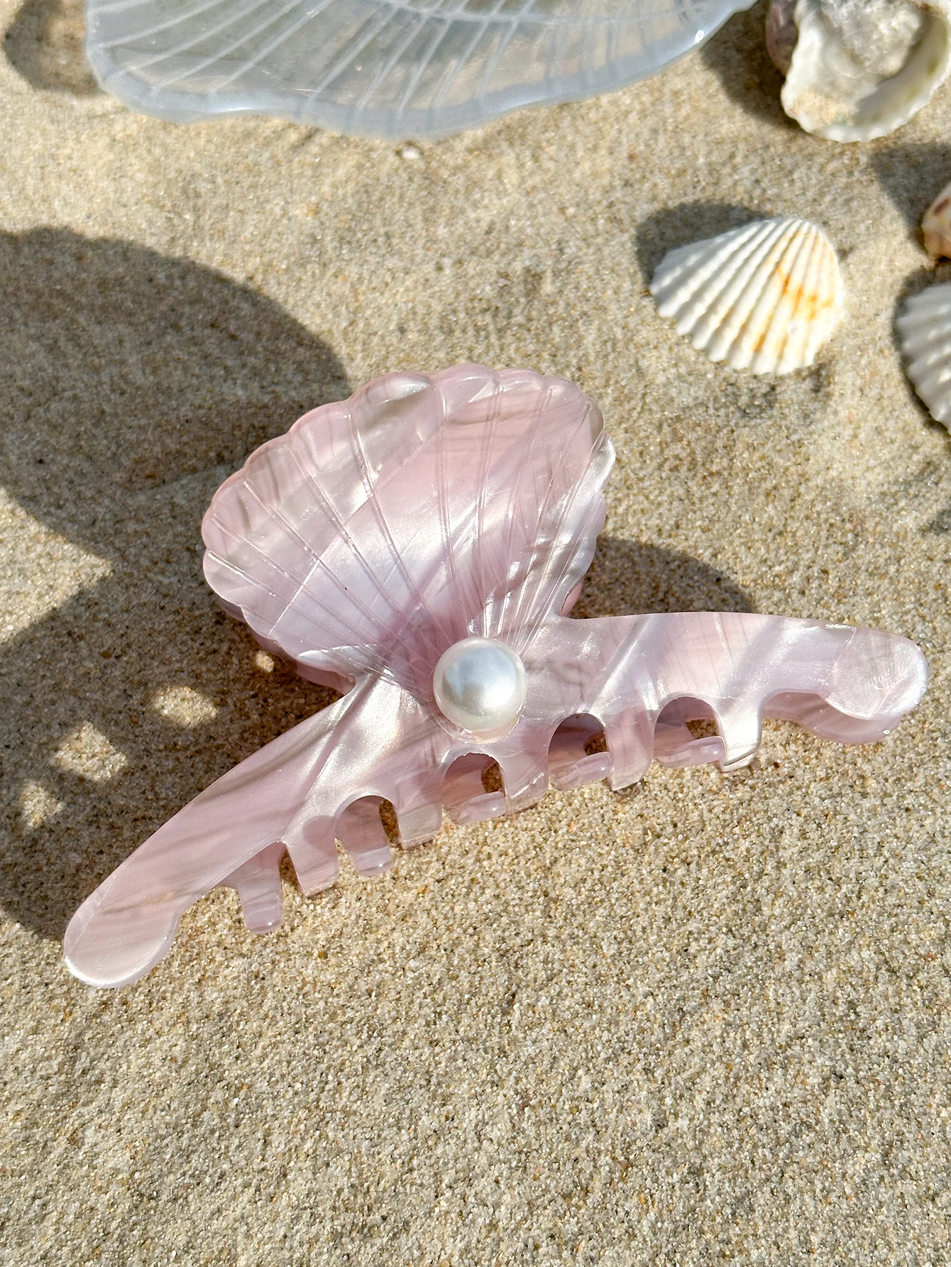 Elegant Shell shaped Acetic acid Hair Clips of Light purple Color,Medium size Hair Claw Clips inlaid with a Big Pearl,Stripe pat