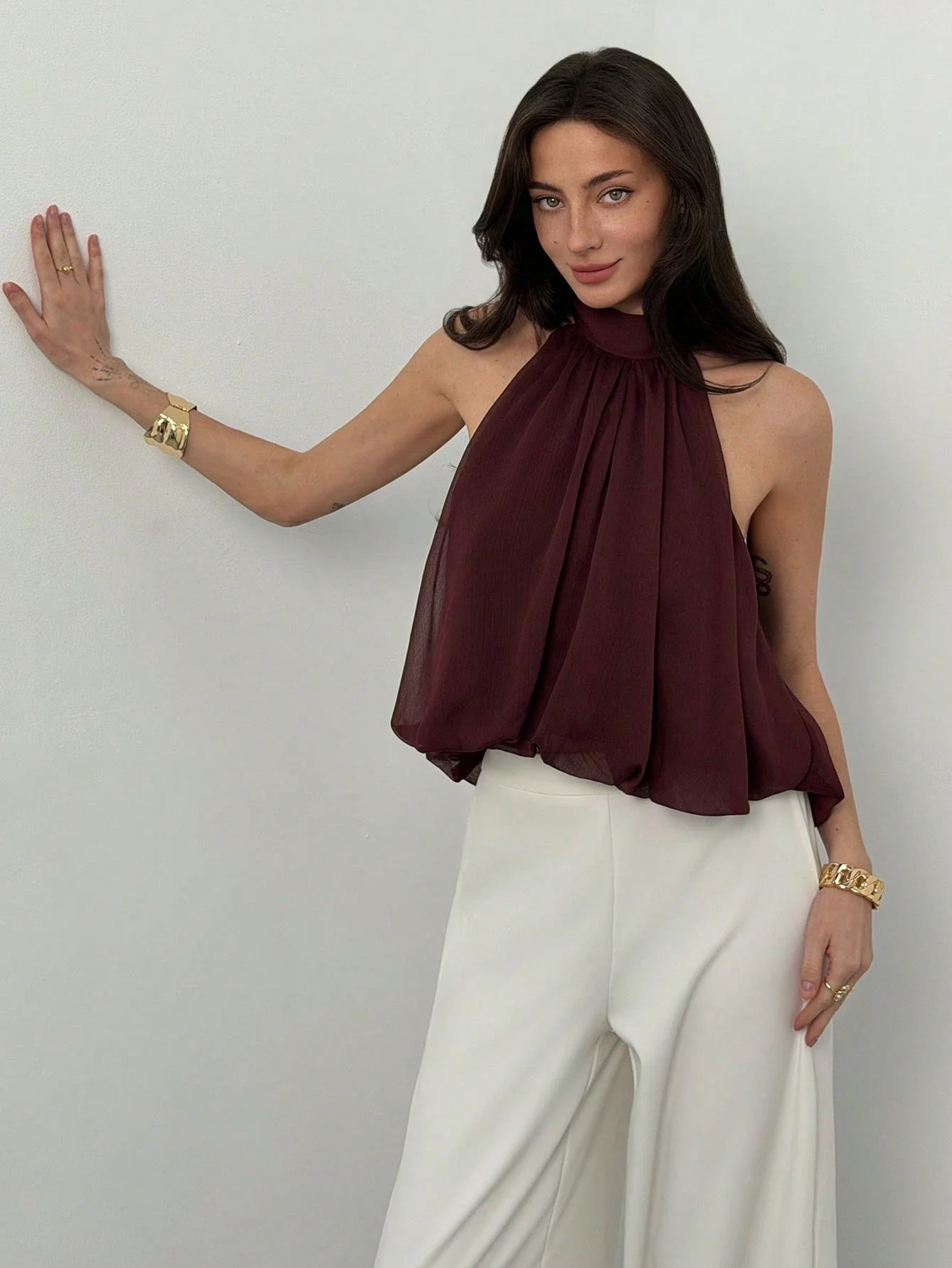 

Women's Stand Collar Solid Color Sleeveless Cropped Elegant Top