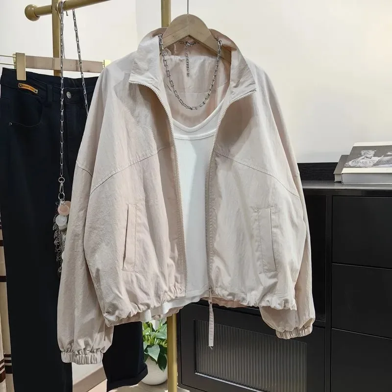 

Светло-серая куртка унисекс с воротником-стойкой и завязками на талии, свободная ветровка для повседневной уличной одежды