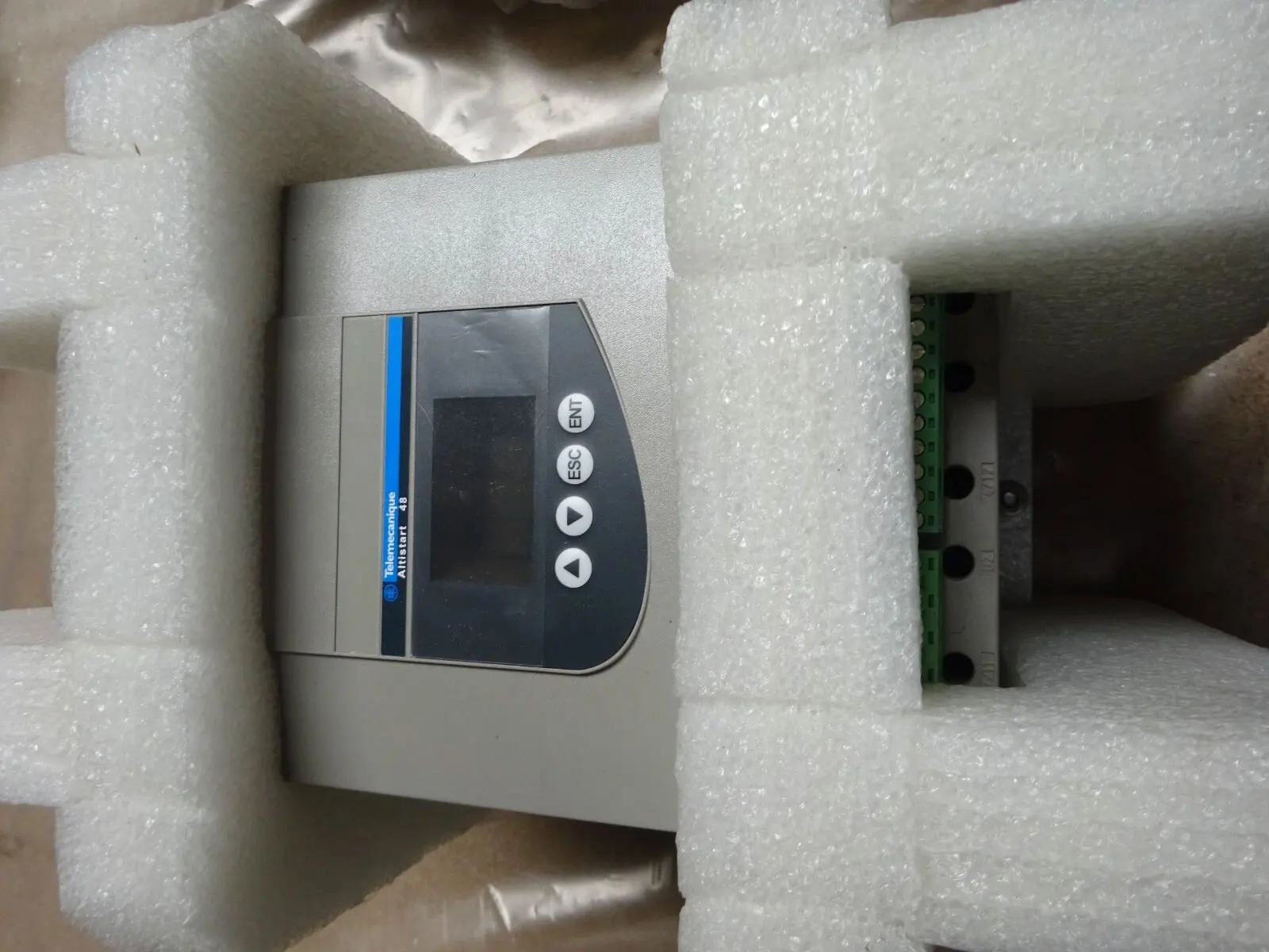 العلامة التجارية الجديدة ATS48D17Q ATS48D22Q ATS48D32Q ATS48D38Q ATS48D47Q ATS48D62Q ATS48D75Q ATS48D88Q ضمان لمدة سنة واحدة