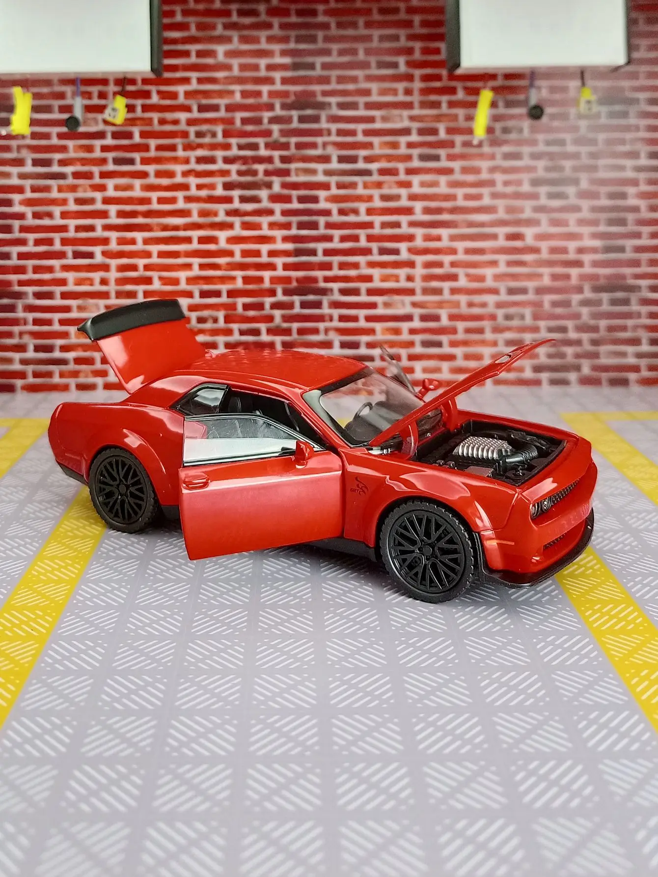 1/32 Simulation  SRT Model Car Toy Alloy Body Doors Opened Sound Light Pull Back Off-road Vehicle Models Simulation Ornaments