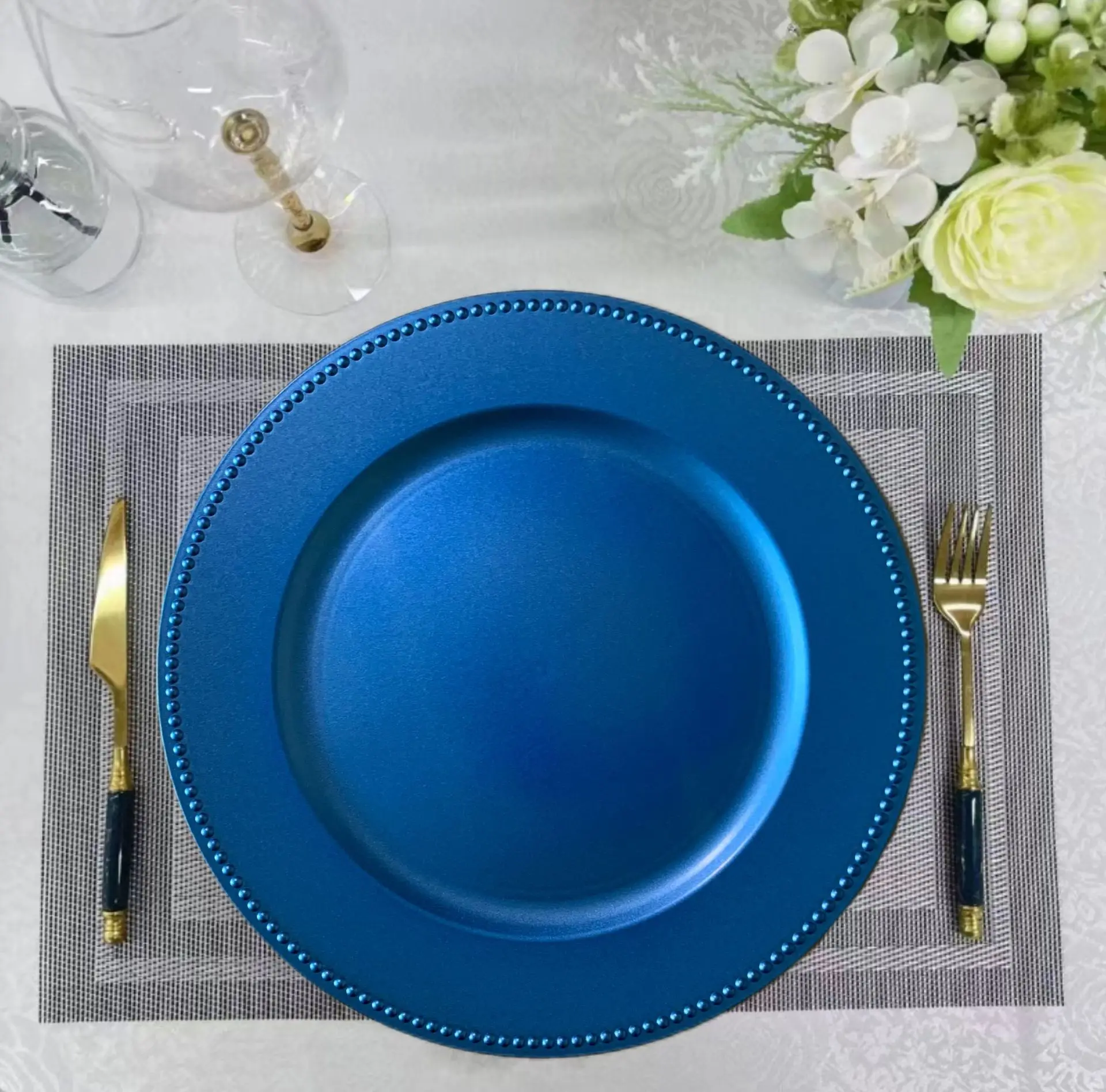 50pcs/Bag 13inch Round Blue Plastic Charger Plates Dinner Wedding Decorative Serving Dishes Set For Hotel Supplies GRP021