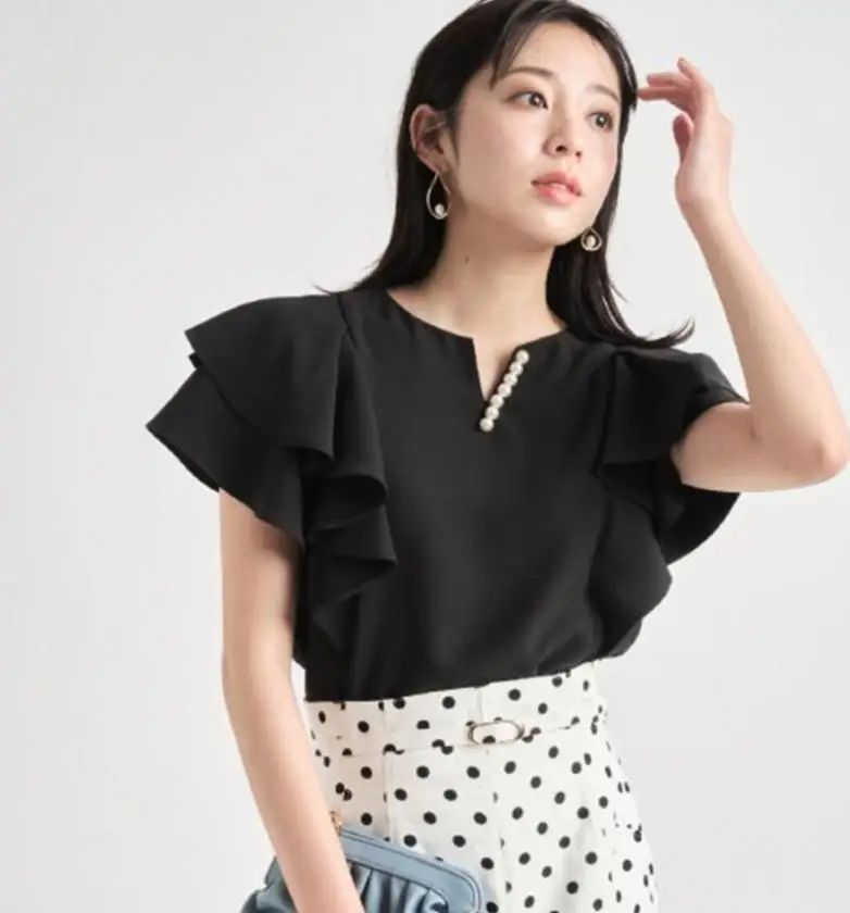 Camisa con cuello de hoja de loto para mujer, camisa con perlas, novedad de verano 2023