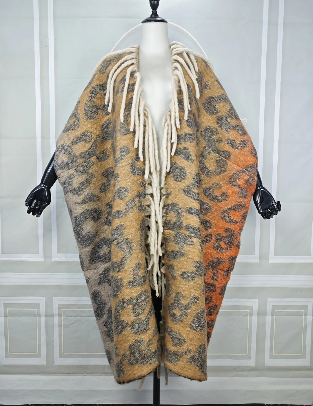 

Winter Fashion Leopard Print Loose Tassel Kimonos Oversized Warm Fuzzy Long Cardiagans Afican Female Oppen Front Duster Coat