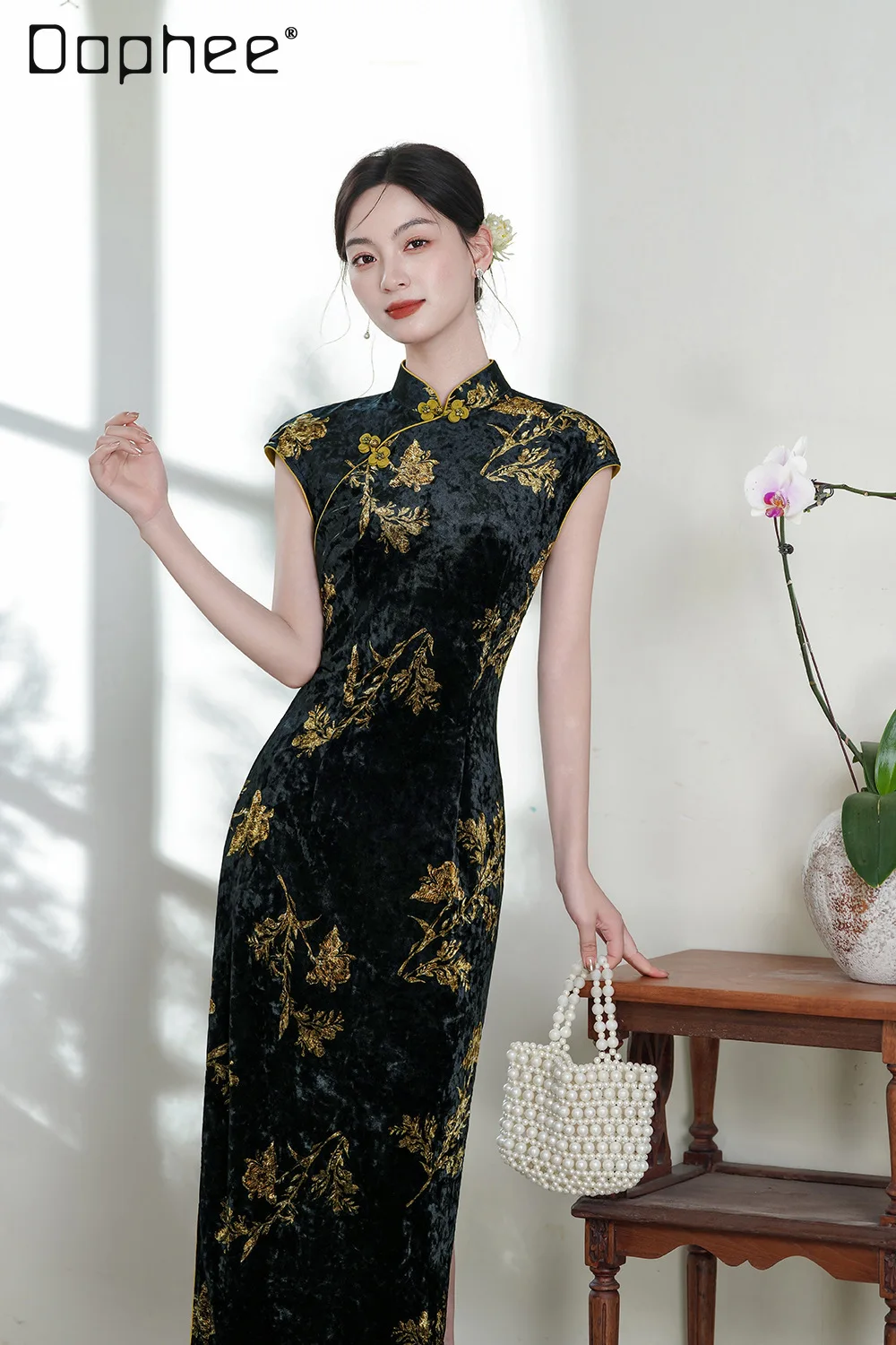 

Temperament Celebrity Black Cheongsam Women New Chinese High-end Stand-up Collar Sleeveless High-waisted Slim Split Dresses