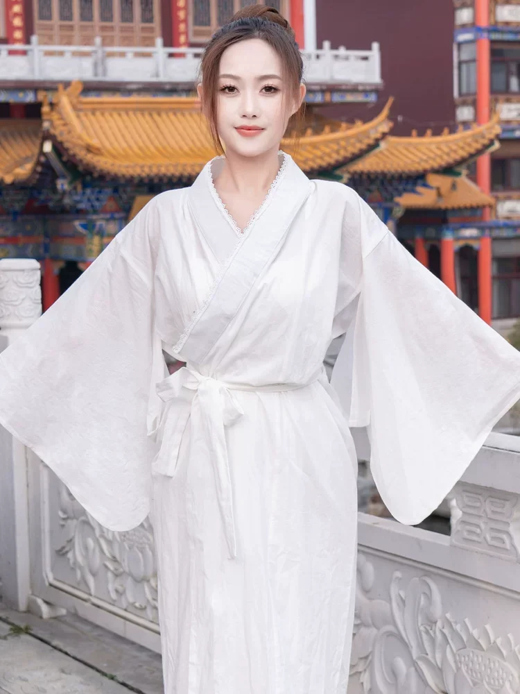 

Women's White Cotton Kimono Undergarment - Versatile Inner Layer for Yukata, Ideal for Photoshoots & Portrait Sessions