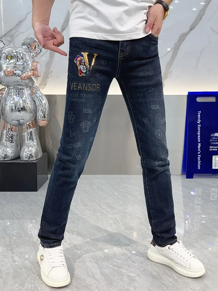

Fall 2025 Men's Slim Fit Jeans Embroidered Print Waed Faionable Casual Long Pants Breathable Comfortable Soft Durable