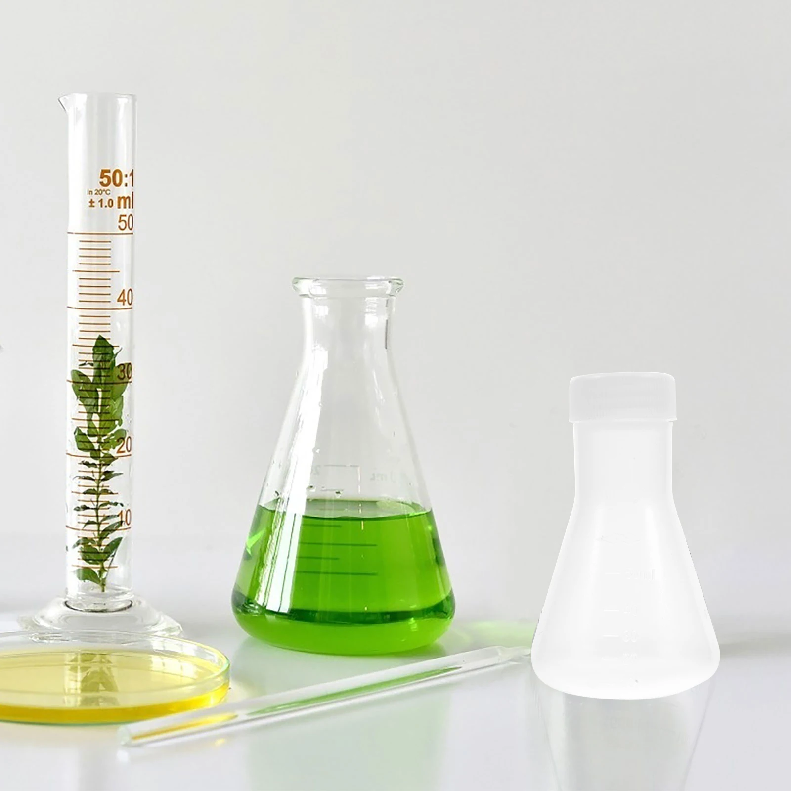 

10pcs Conical PP Flask 50ml with Lid Base Design SemiTransparent Widely Used Chemistry Lab Teaching Equipment