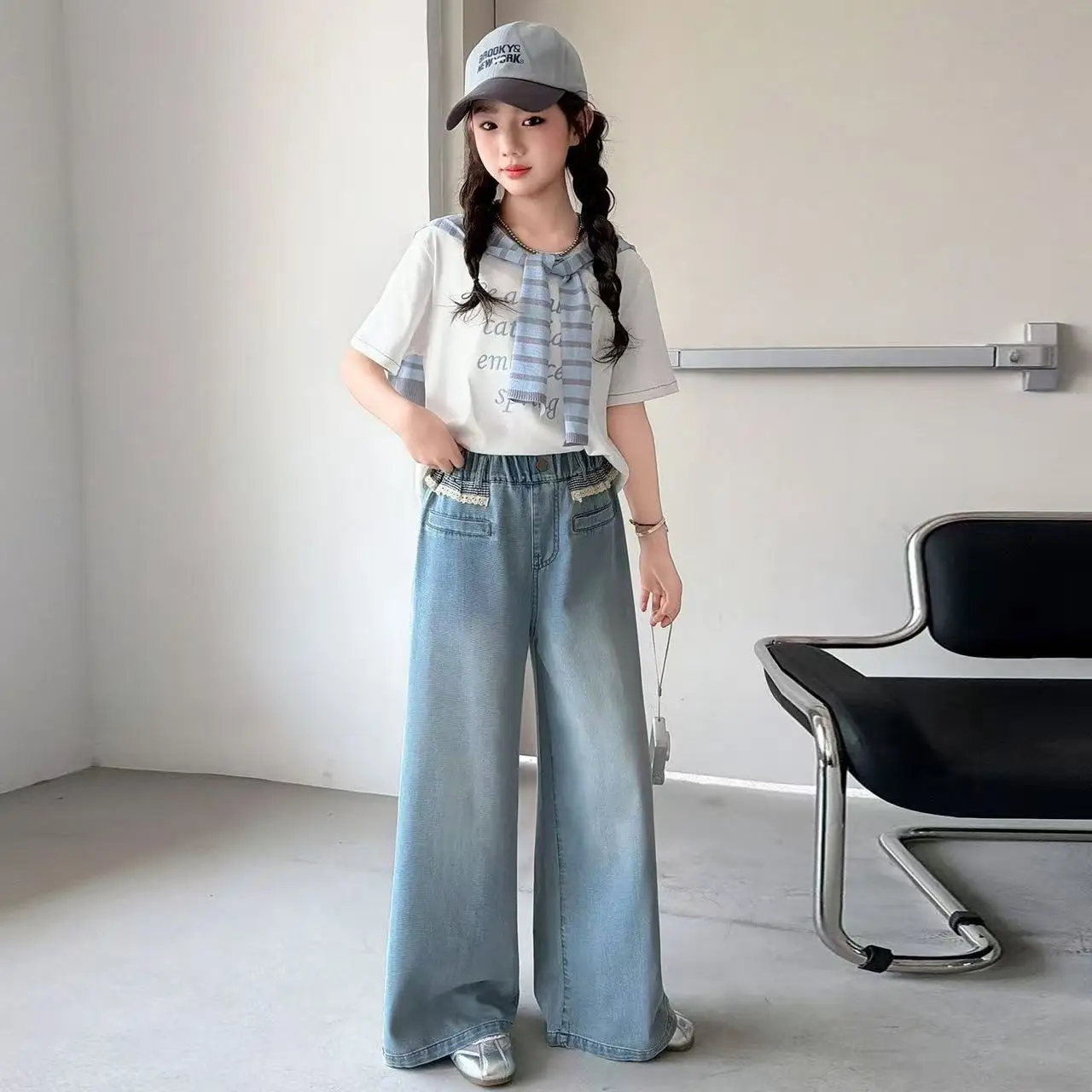 Girls' Set 2026 New Fashionable Shawl Short-sleeved Medium And Large Children's Wide-leg Pants Summer Jeans Two-piece Set