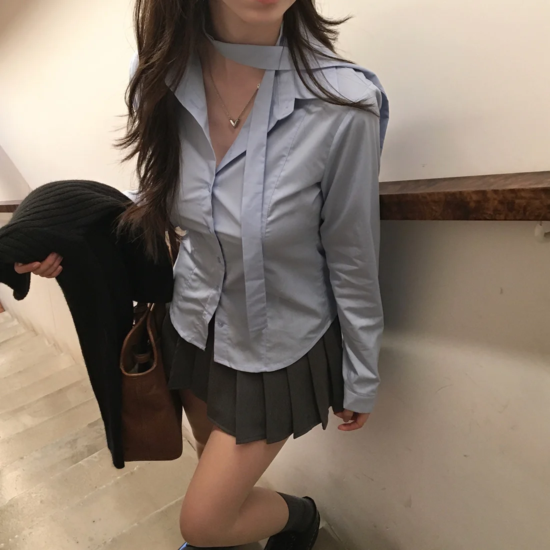 

Стильная женская приталенная рубашка Neline Slim Fit, универсальная модель, весна 2026, ранний сезон, повседневная, дышащая, из полиэстера, с длинным рукавом