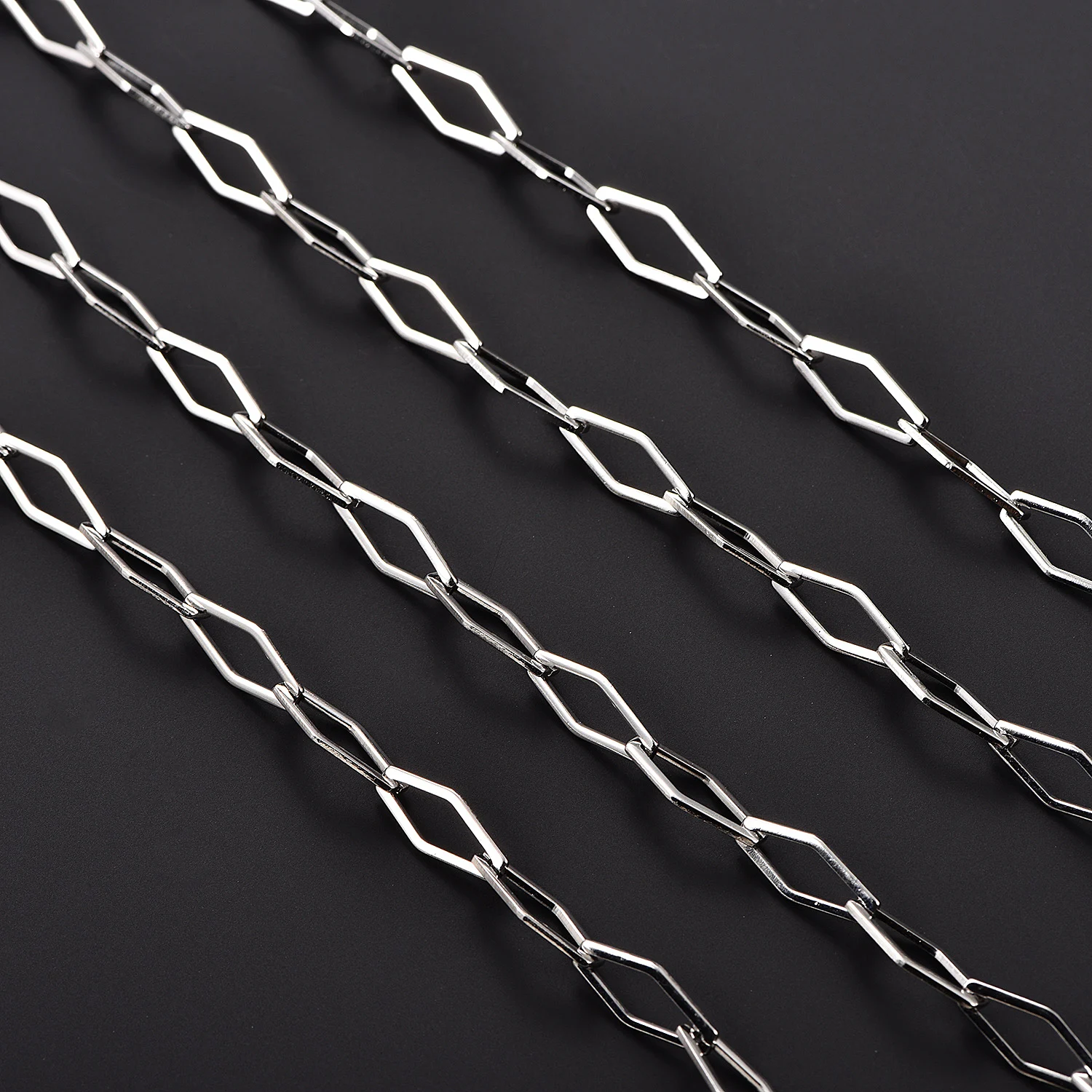 6mm Hohle Rhombus-Form Lange Halskette aus Edelstahl, Minimalistische Büroklammer-Gliederkette für Männer und Frauen – Detail 3