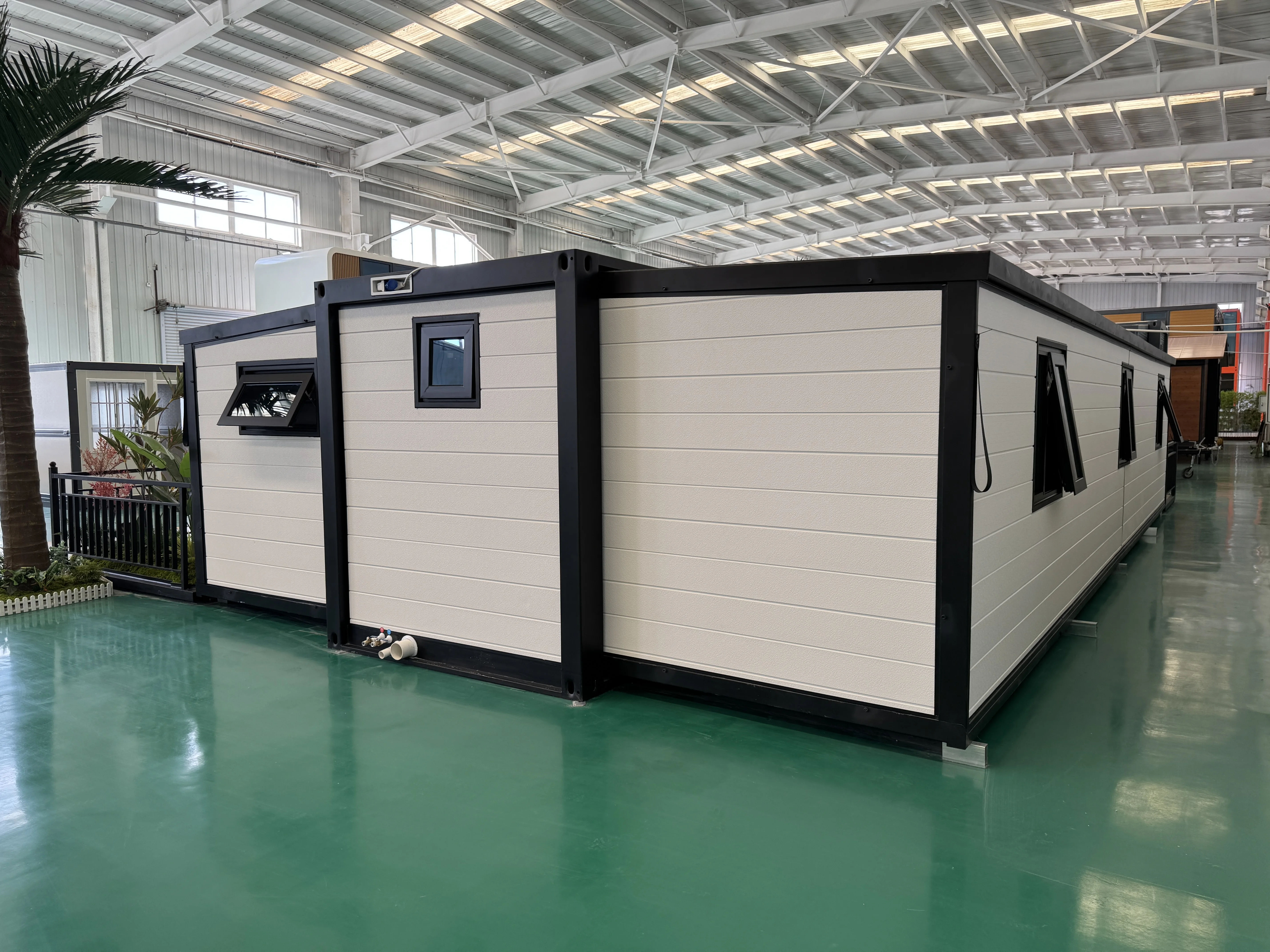 20ft/40ft Container Houses, Customizable and Expandable Prefabricated Homes, Suitable for Multiple Scenarios, Quick Installation