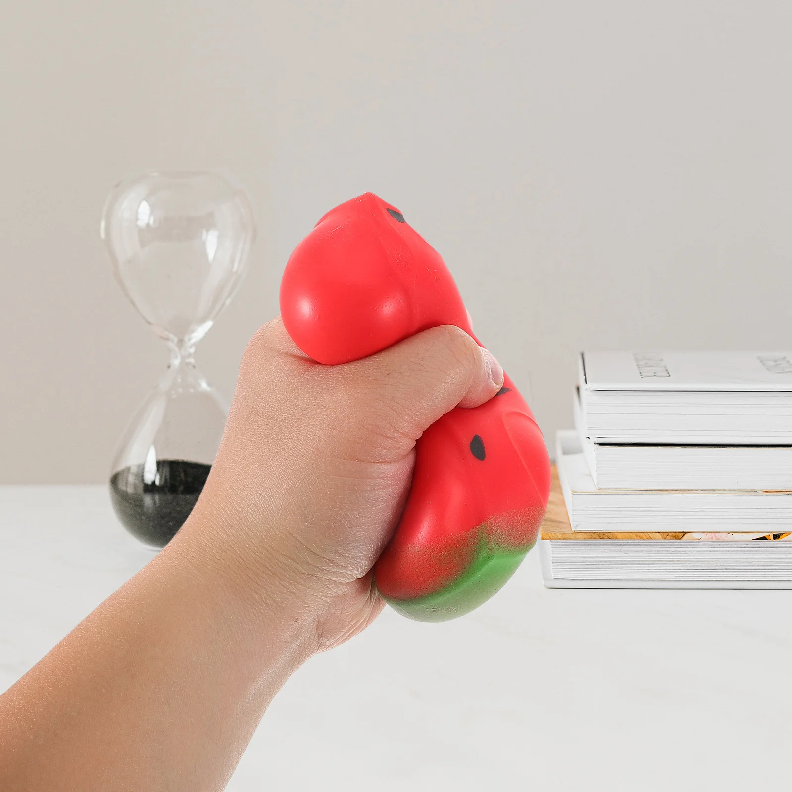 Balle anti-Stress Squishy pastèque, matériau Tpr réaliste, jouet à presser à rebond lent pour salle de classe, bureau, cadeau de fête