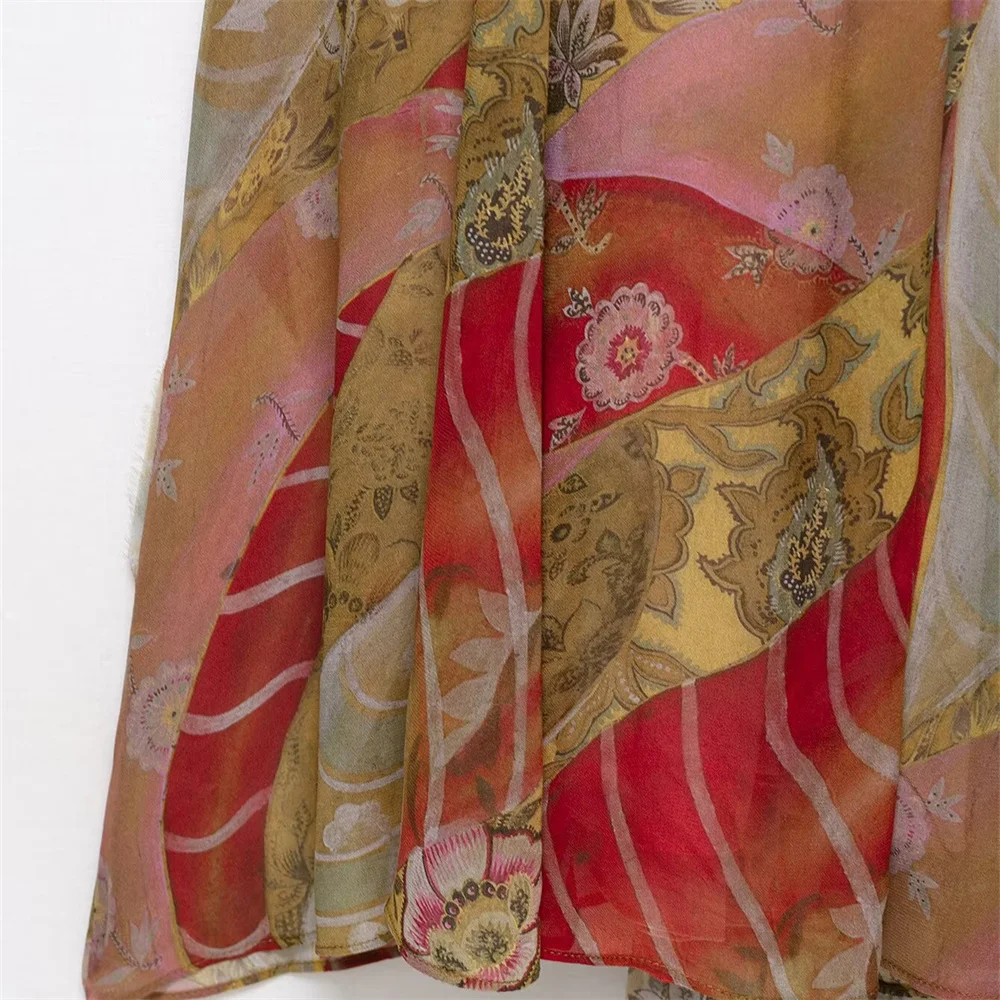 女性のファッショナブルな背中開きVネックサスペンダードレス、セクシーな雰囲気の夏の新作ドレス