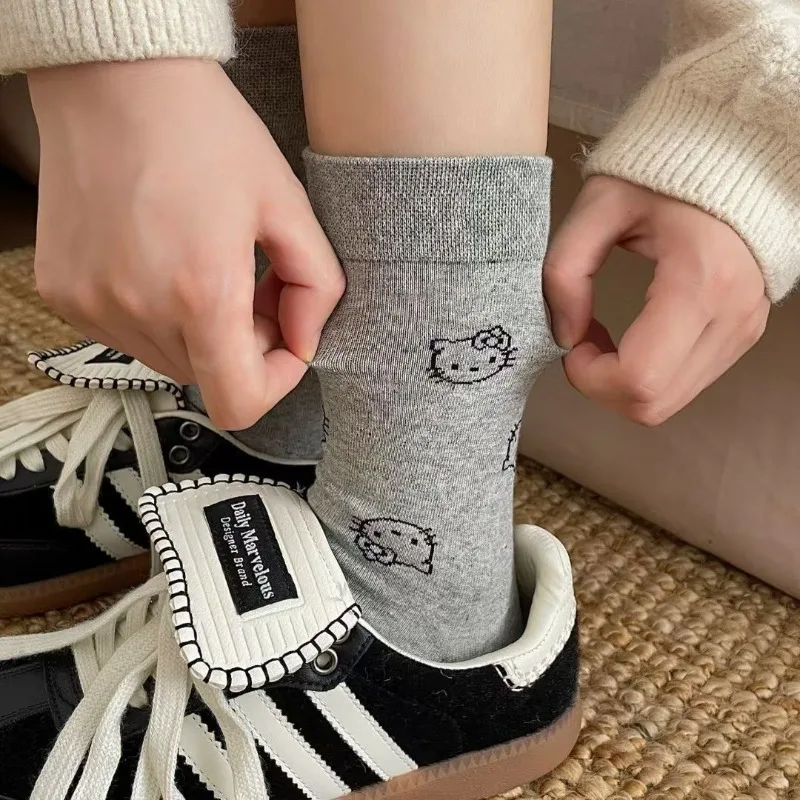 Chaussettes mi-tube pour filles, chaussettes Y2K Sanurgente Hello Kitty, dessin animé Kawaii, Anime Harajuku, noir, blanc, coton, femme, femme, 4 paires