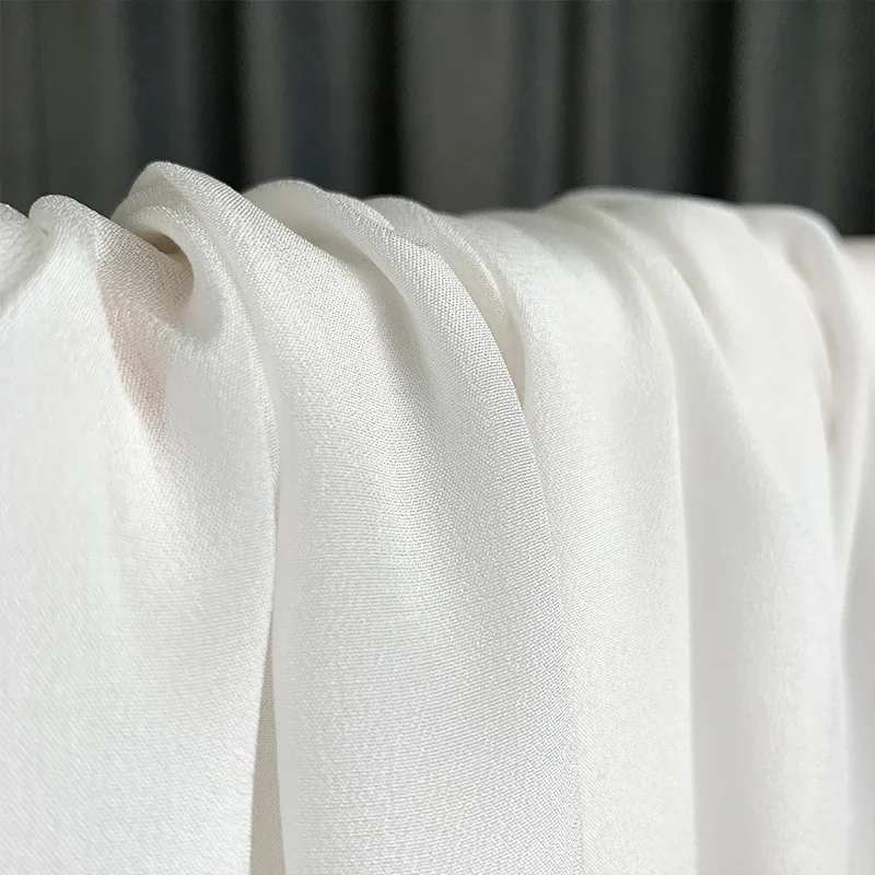 10 Meters 16 Mm Crepe De Chine Fabric 100% Pure Mulberry Silk  140 Cm 114 Cm Width  69 Gsm Off White Small Wholesale SC 7