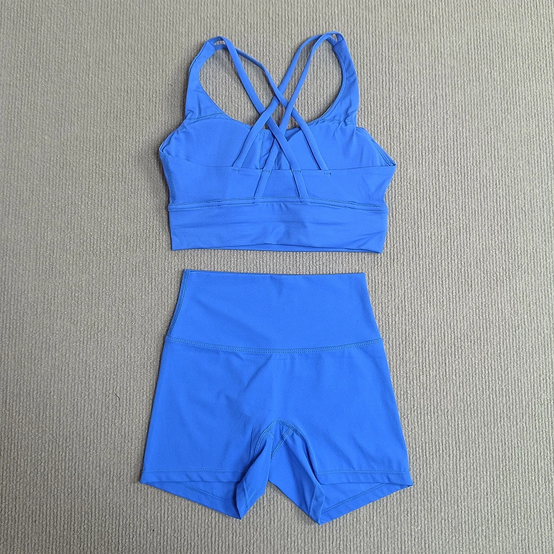 2ピースヨガウェアジムセットスポーツショーツ女性クロスバックブラトップハイウエストショーツフィットネススーツランニングワークアウトトラックスーツ