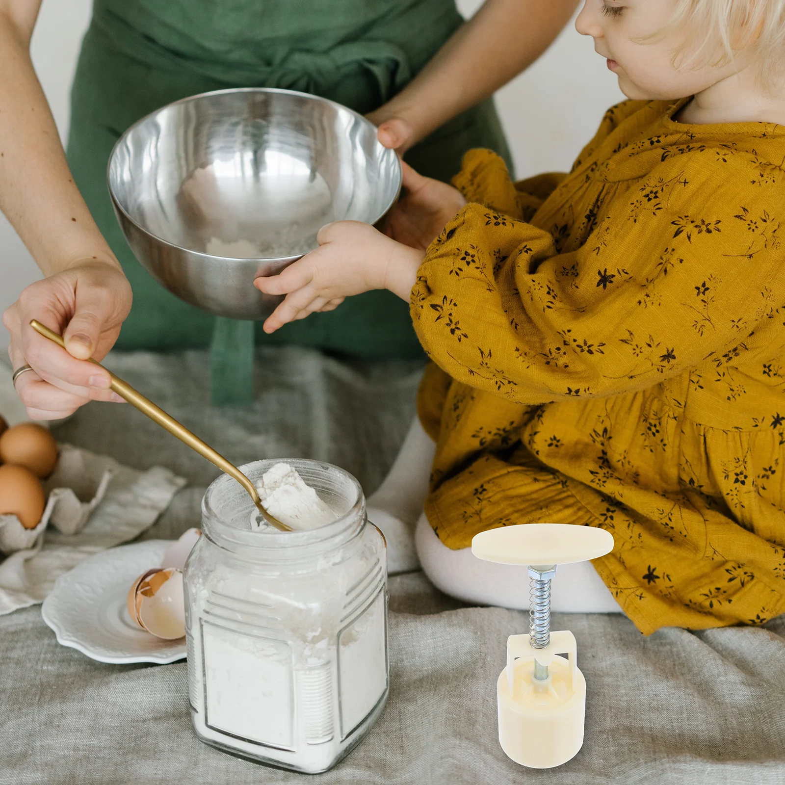 

1Set Rose Flower Molds Hand Press DIY Baking Tools Beige Moon Cake Molds Easy Release Waterproof Exquisite Pattern