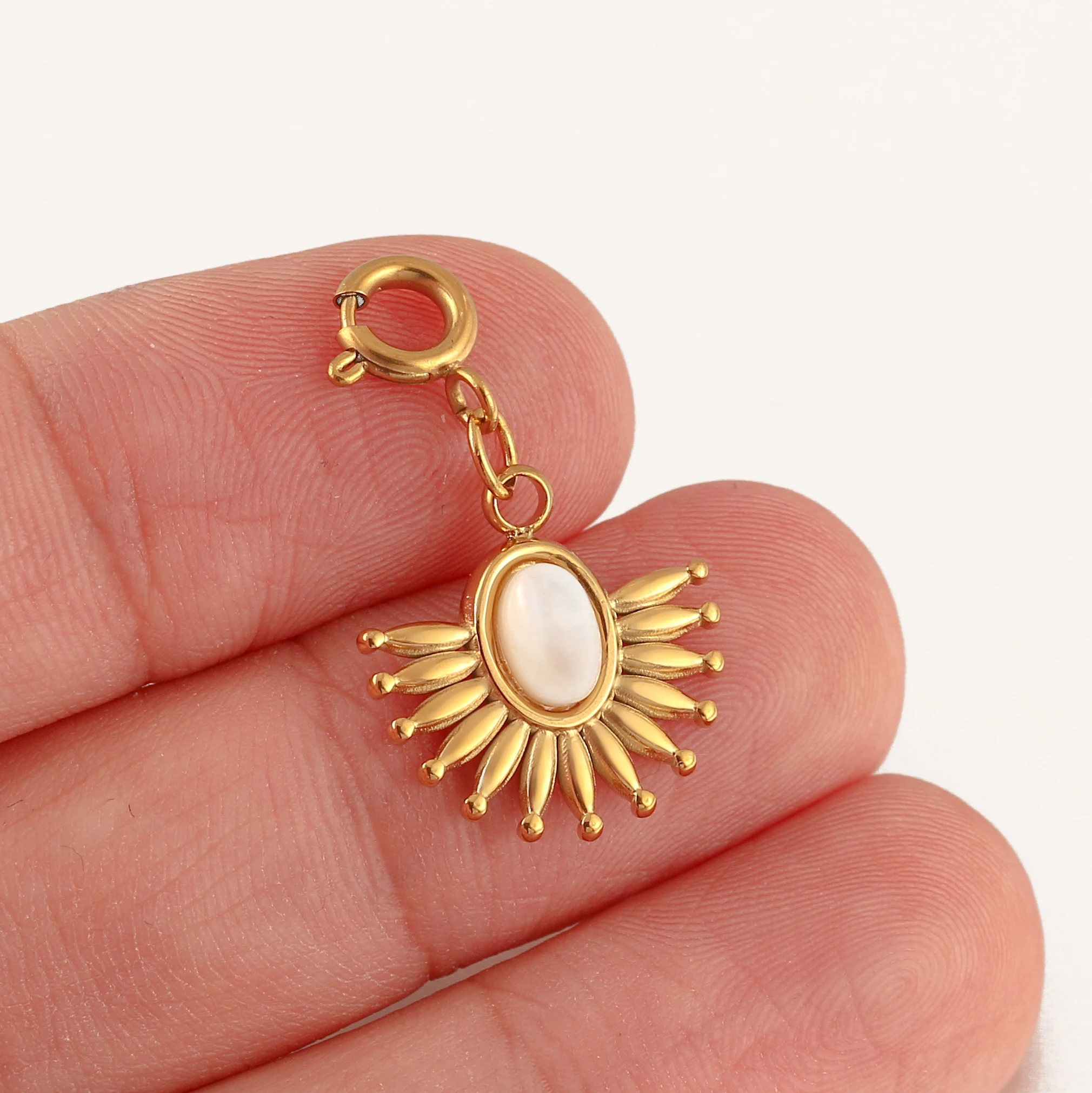 Natural Shell Charm Stainless Steel Sun/Heart/Sunflower/Clover Charms With Buckle Necklace Earring Pendants DIY Jewelry Making