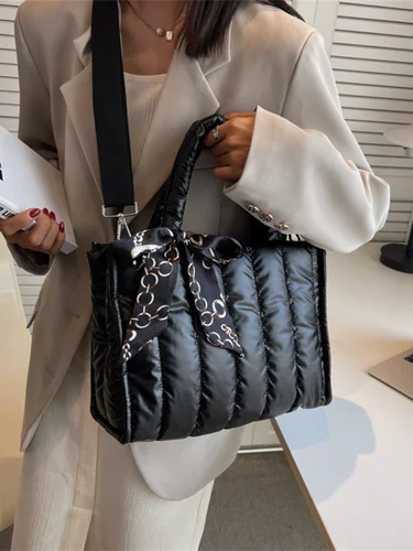 Bolso de mano elegante para mujer con bufanda de seda, bolsos cruzados acolchados con acento para mujer, bolso de hombro acolchado informal de Color sólido para mujer