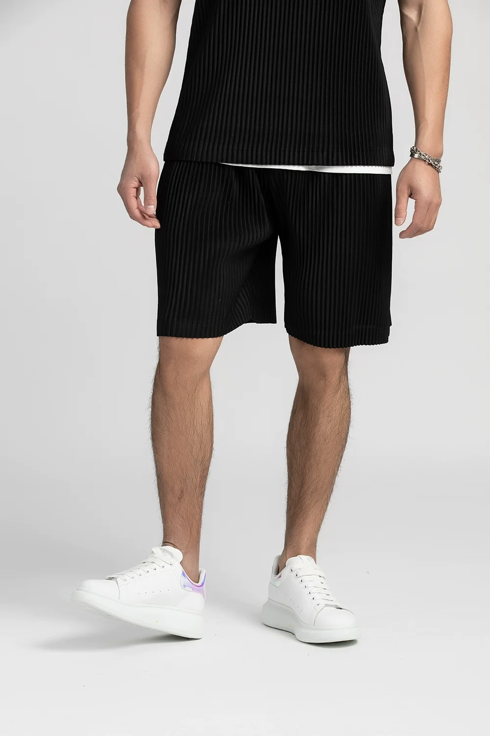 Miyake Pleated Shorts For Men Five-point Pants Baggy Casual Sports Shorts Japanese Pleated pants