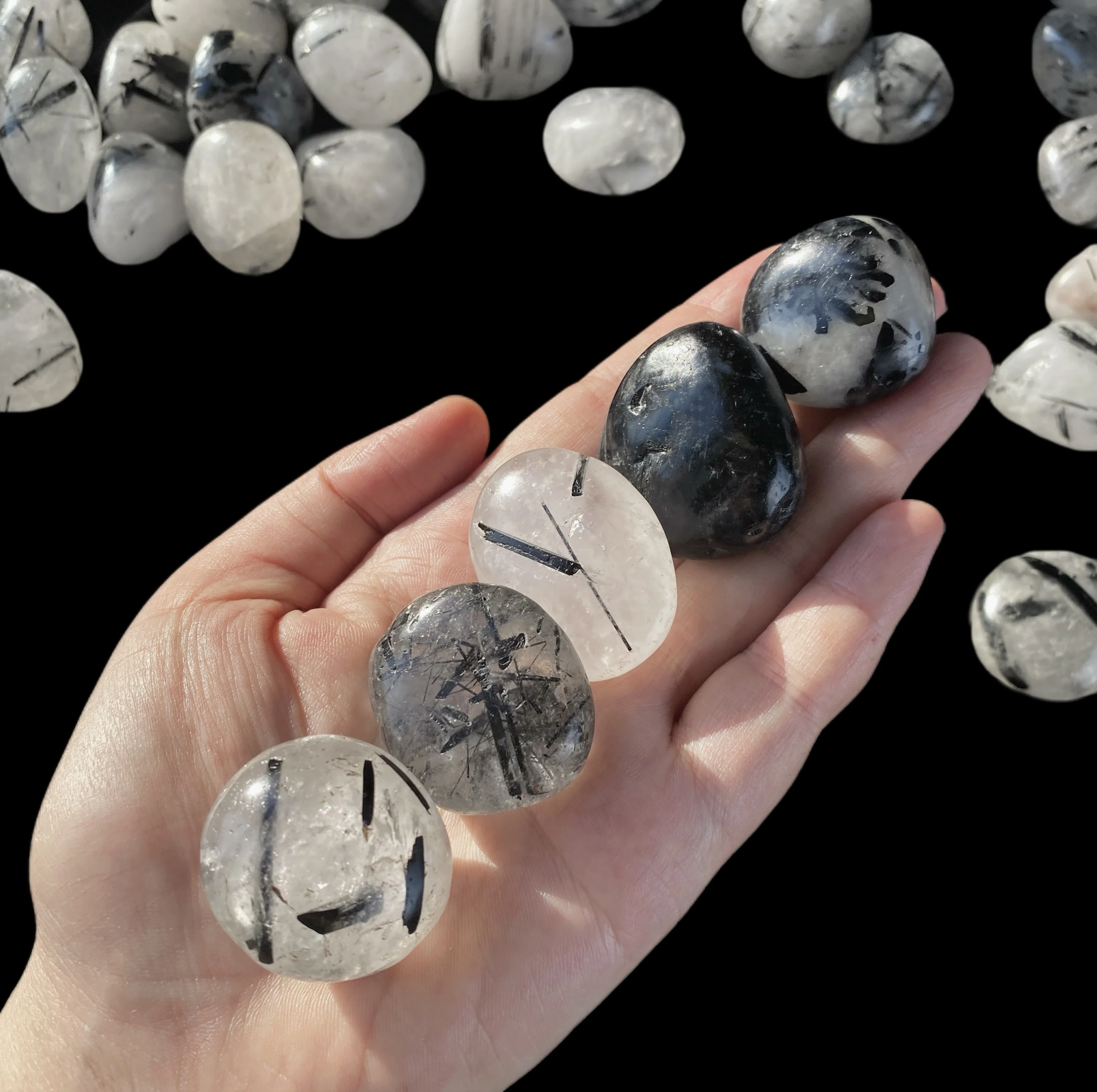 100g Natural Black Rutilated Quartz Tumbled Stone Garden Stone Fish Tank Stone Home Decoration Stone, DIY Idea, Perfect Gift