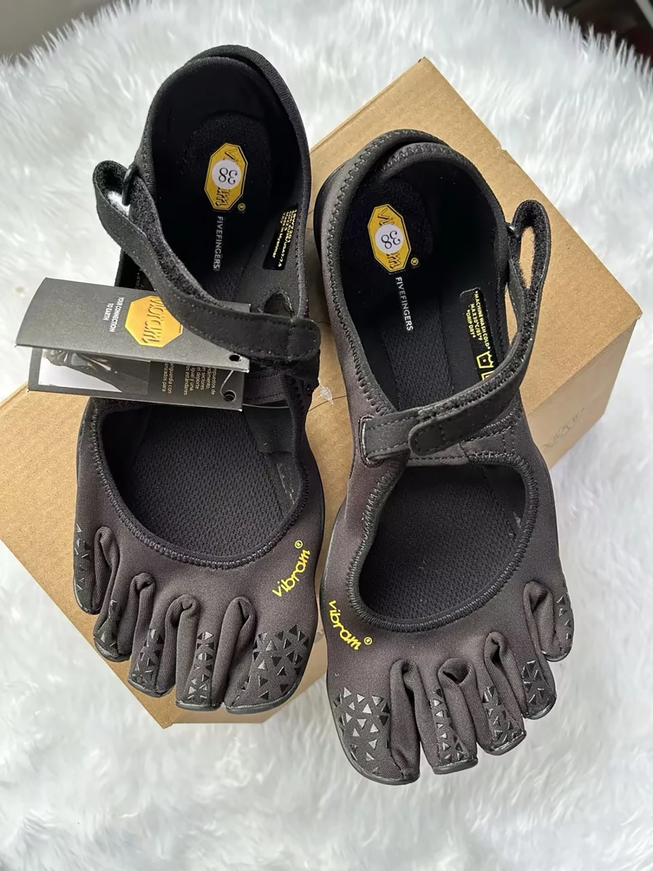 women's-five-toe-mary-jane-shoes-barefoot-yoga-pilates-shoes-minimalist-non-slip-fivefingers-dance-ballet-barre-training-shoes