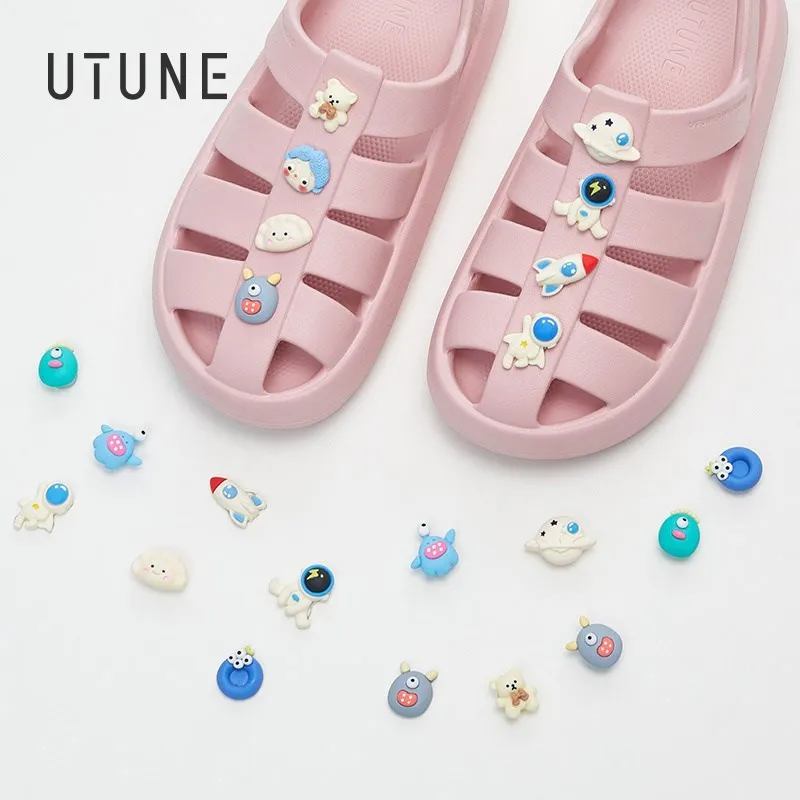 UTUNE Slippers Shoe Buckle Designer Accesoire Cute Hole Garden Shoe Decoration For Both Kids and Adult