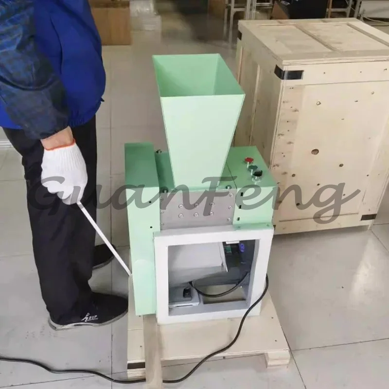 PVC Double Shaft Silent Shredder Miniature 10KG/H Plastic Bottle Shredder
