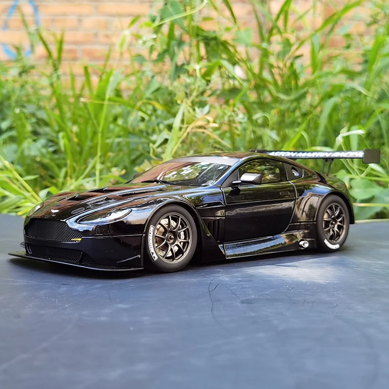 AUTOART 1:18 Aston Martin VANTAGE V12 GT3 Sports car Model