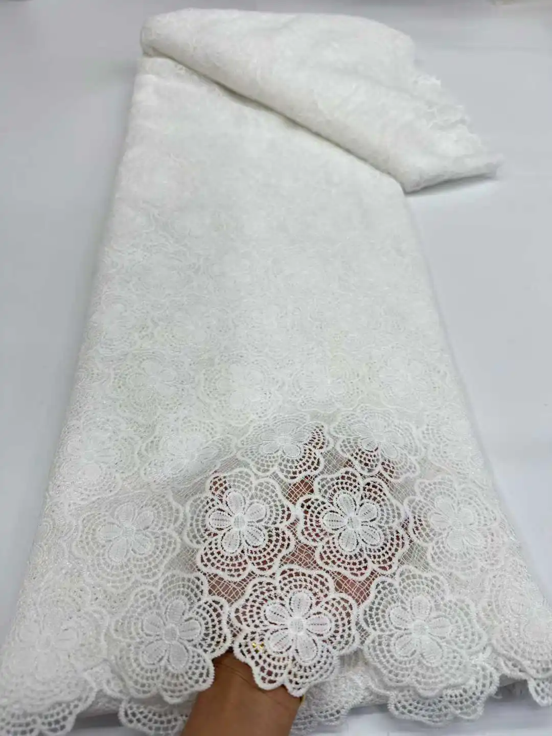 

Высококачественная вышитая сетчатая кружевная ткань 2026 года, растворимая в воде, для нигерийских свадебных торжеств и женских платьев