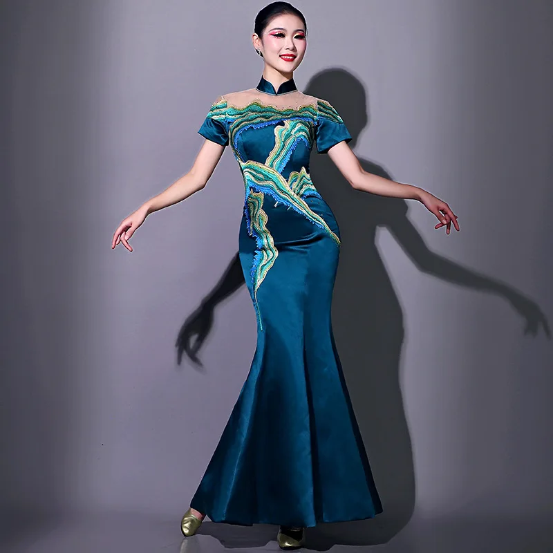 

Улучшенный этикет в китайском стиле, подиум, зеленая вода, гора, Cheongsam, осеннее новое ретро-платье для групповых выступлений