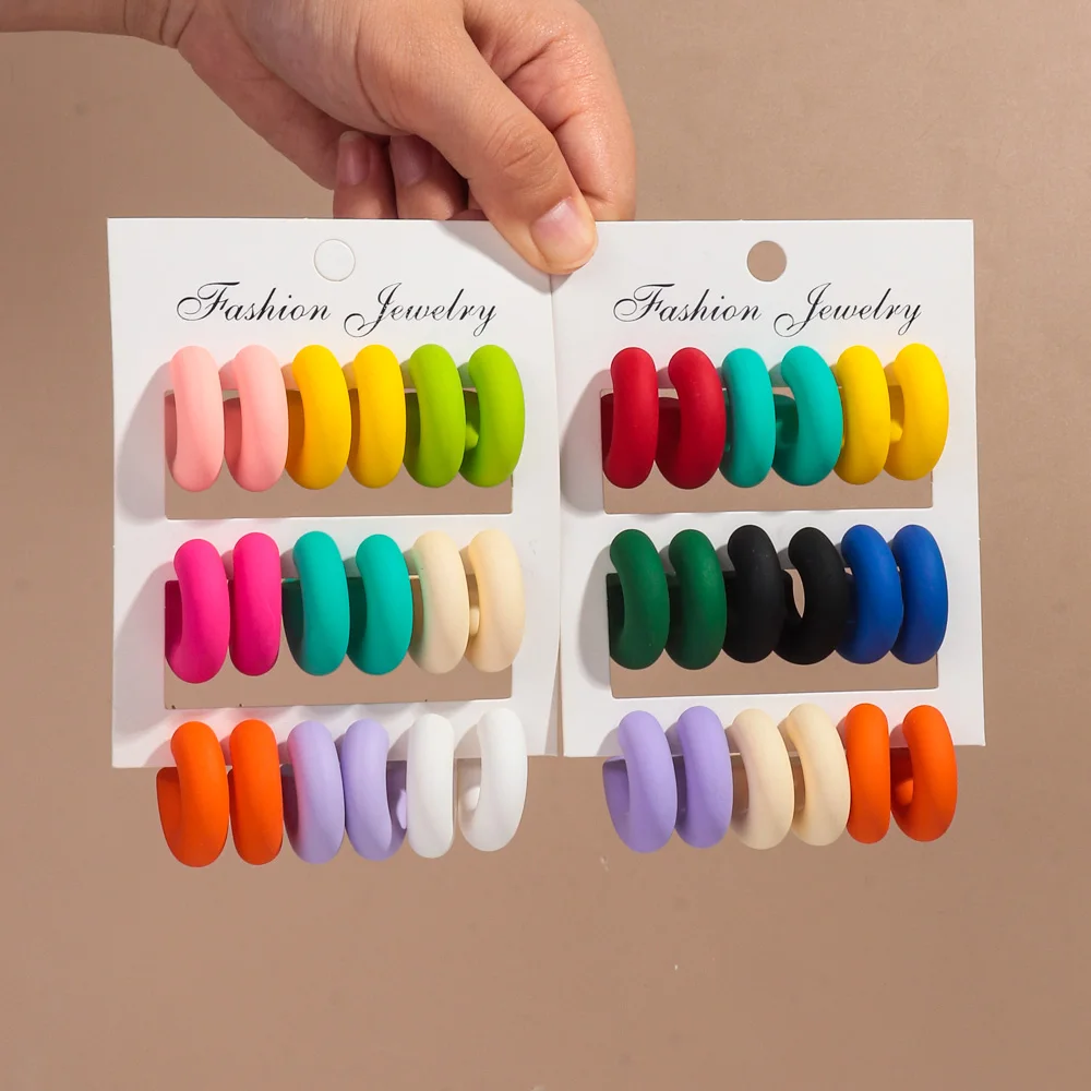 18 teile/satz bunte Acryl kleine Kreis Creolen für Frauen Vintage Harz geometrische C-Form Tropfen Ohrring Modeschmuck – Detail 3