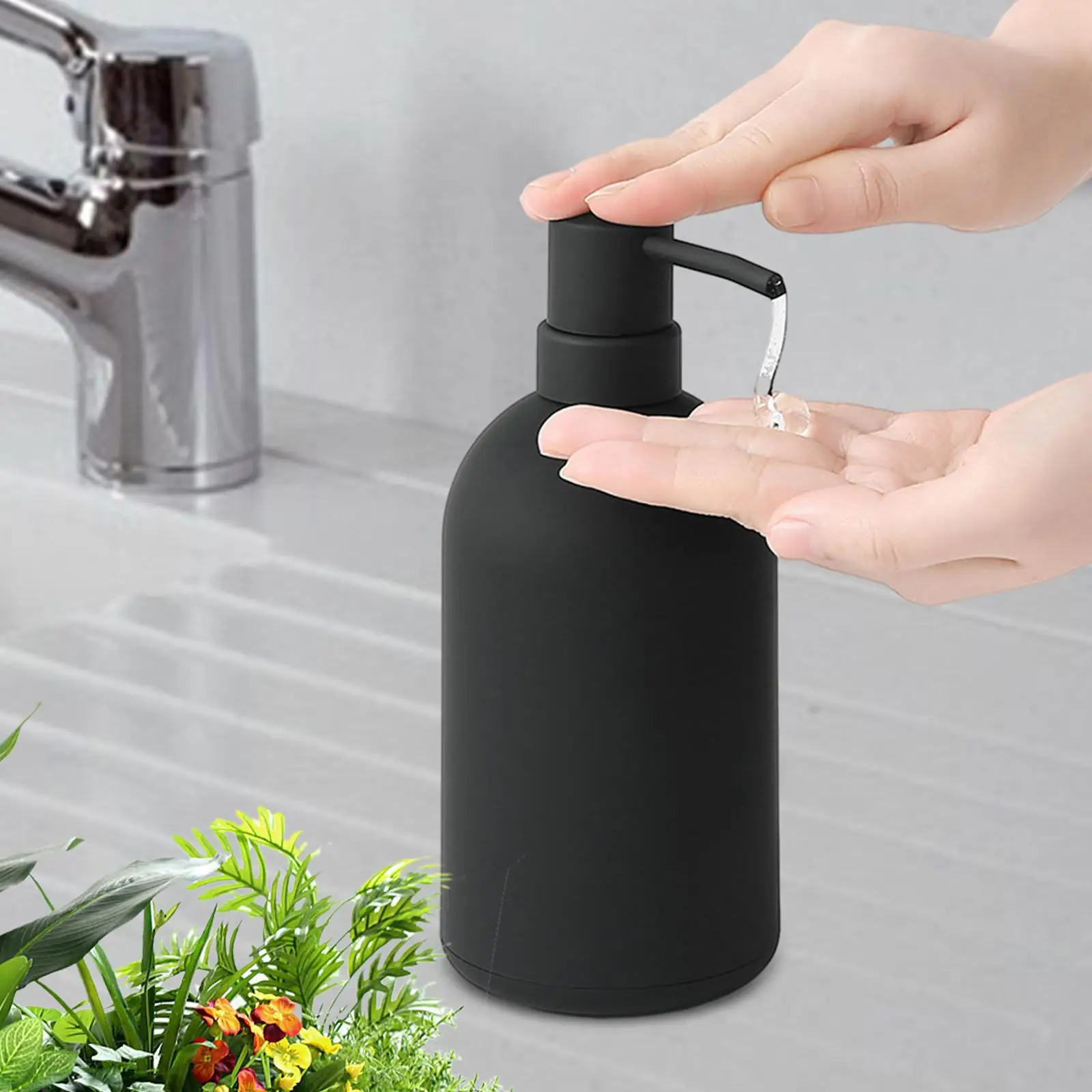 Black Soap Dispenser Empty Kitchen 480ml Travel Modern Home for Shampoo Easily Press Simple Style Bathroom Decor Pump Bottle