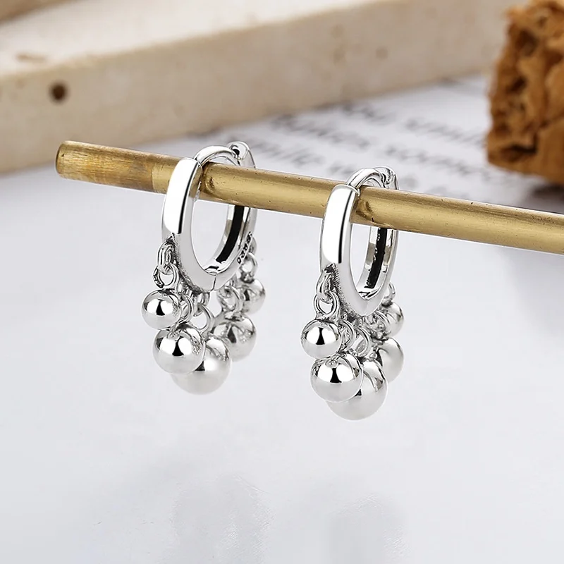 

S925 Pure Silver Korean Version Creative Small Fresh Round Pendant Tassel Personalized Small Fresh Wind Earrings