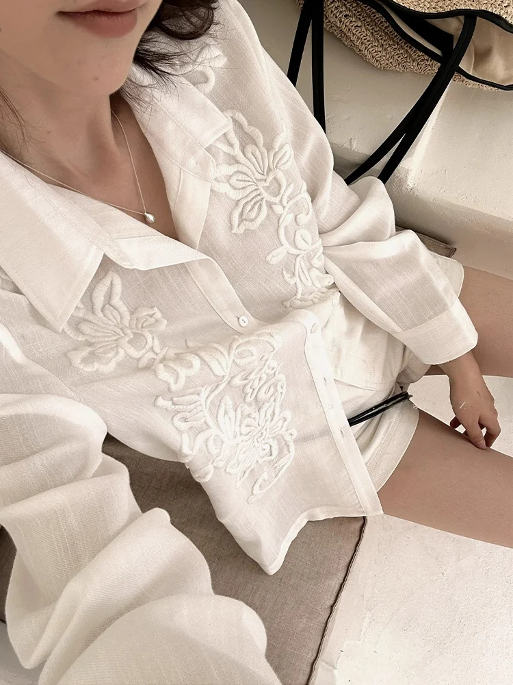 

Ele White Embroidered Loose irt Faionable Ne Sun Protection Simple Top Korean Sle Commute Wind Long Sve