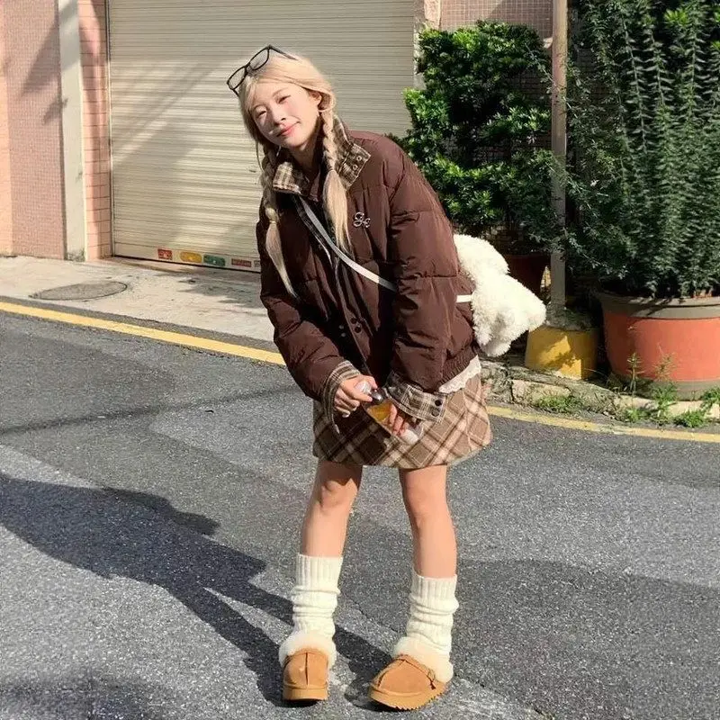 ゆったりとしたチェック柄の綿ジャケット、二重層、トレンディなブランド、冬の女性用、新しいスレブレッドカラーデザイン、センスのあるスプライシング