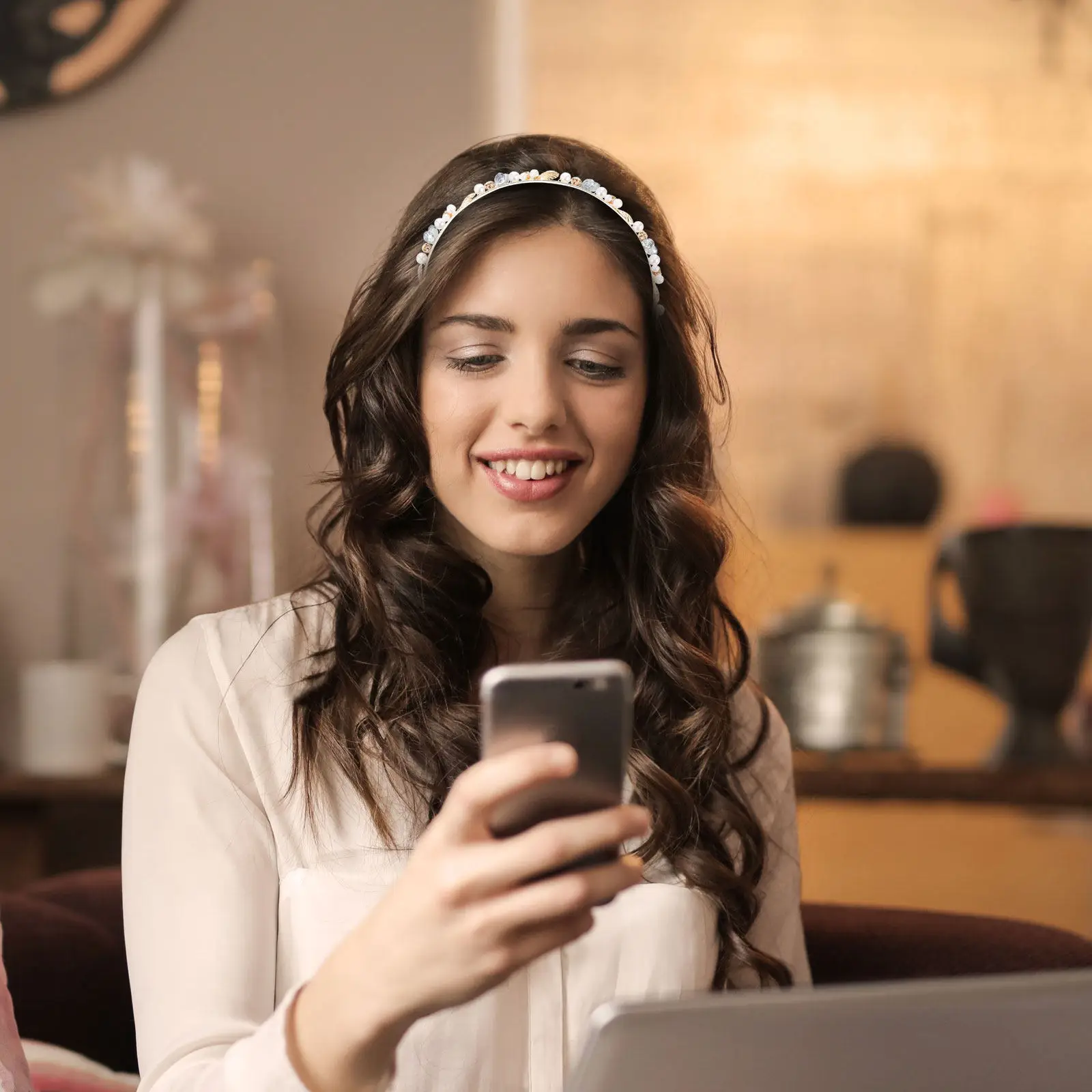 

Повязка на голову с жемчугом и ракушками, очаровательное украшение для волос невесты, пляжный свадебный головной убор, корона русалки для особых мероприятий