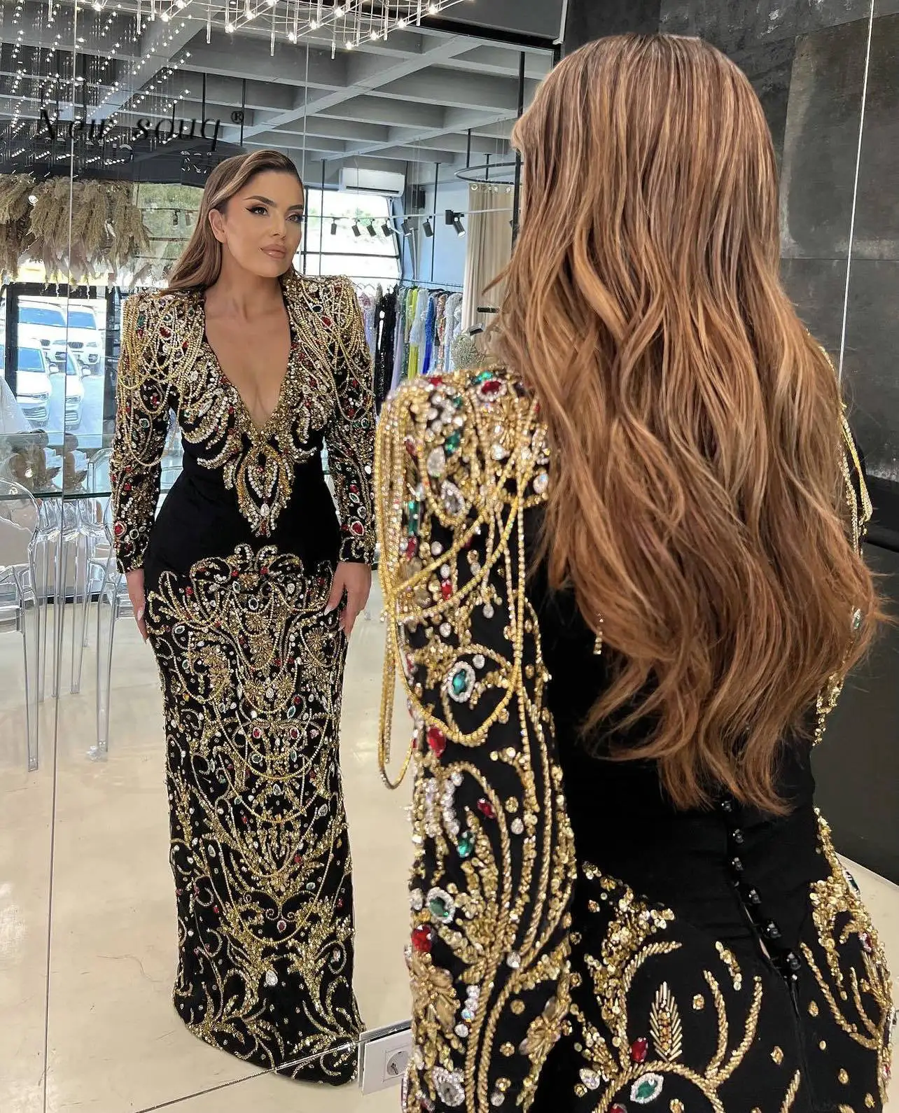 

Dubai Luxury Black Heavy Beading Long Sleeves Evening Dresses Sexy Deep V Neck Arabic Pageant Dinner Party Gowns for Women