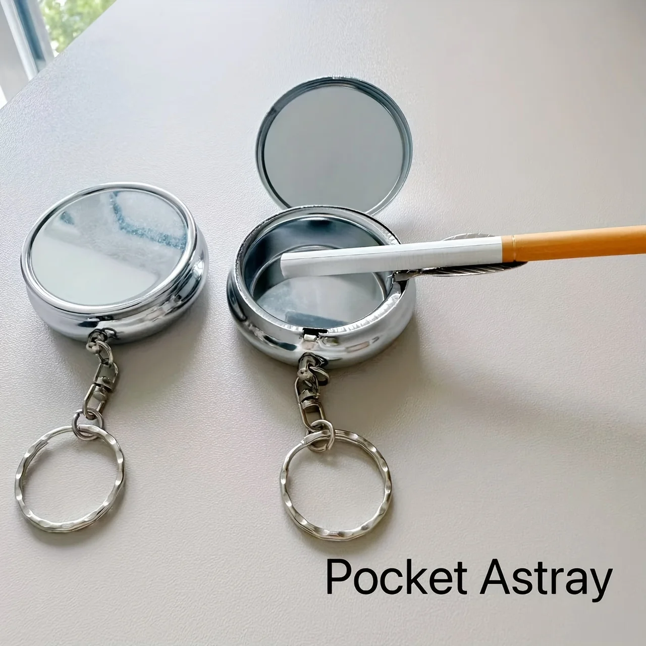 1PC Mini Car Trash Can, Silvery Stainless Steel Round Ashtray Keychain, Wind/Smell proof Ashtray with Lid, Portable Ashtray